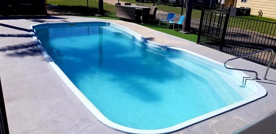 Swimming pool in Echo Beach Tourist Park