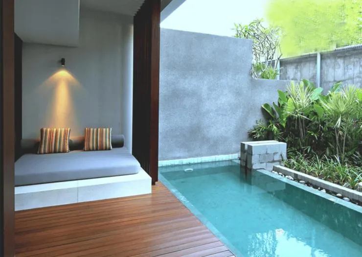 Swimming pool in Watermark Hotel & Spa Bali
