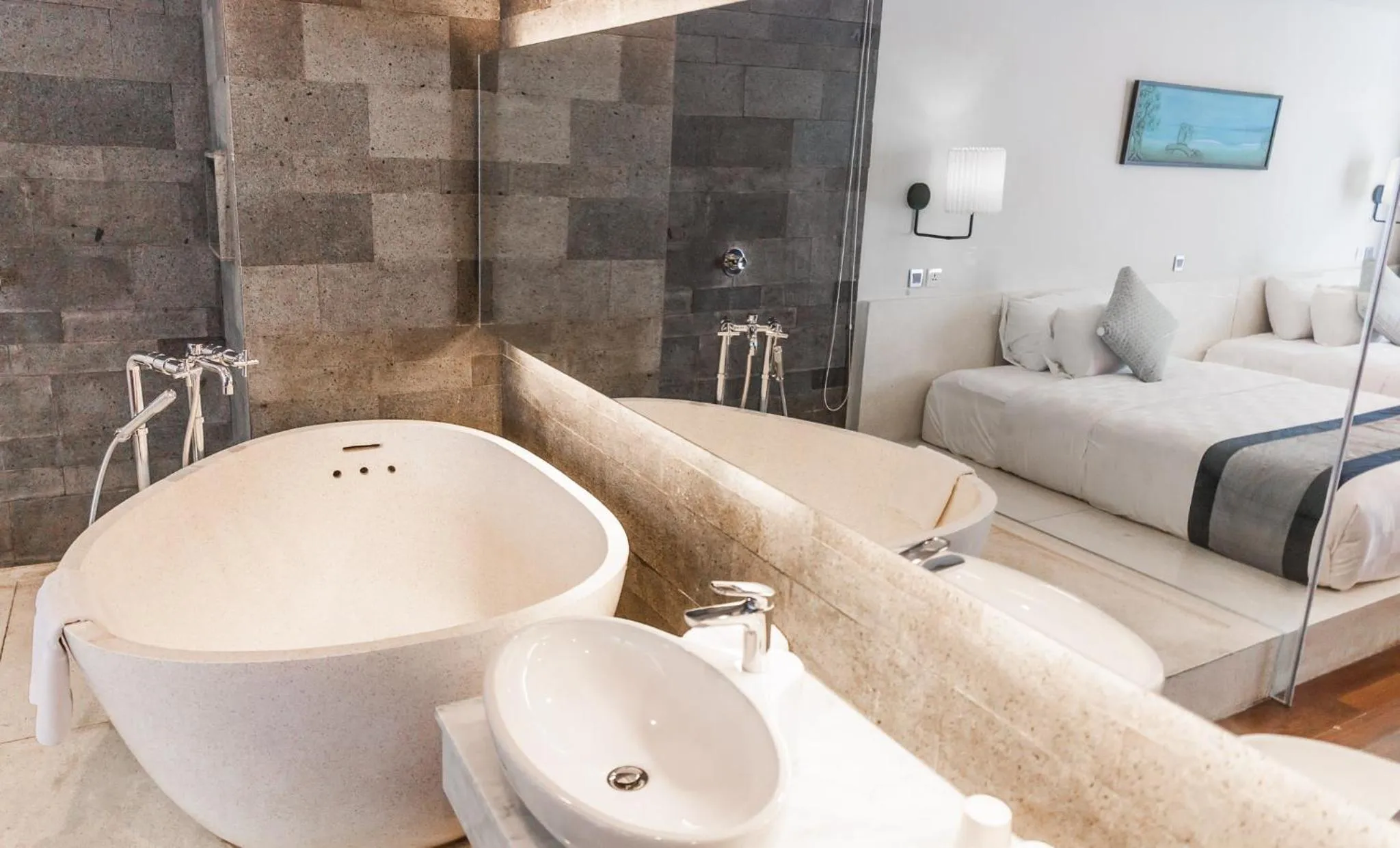 Bath, Bed in Watermark Hotel & Spa Bali