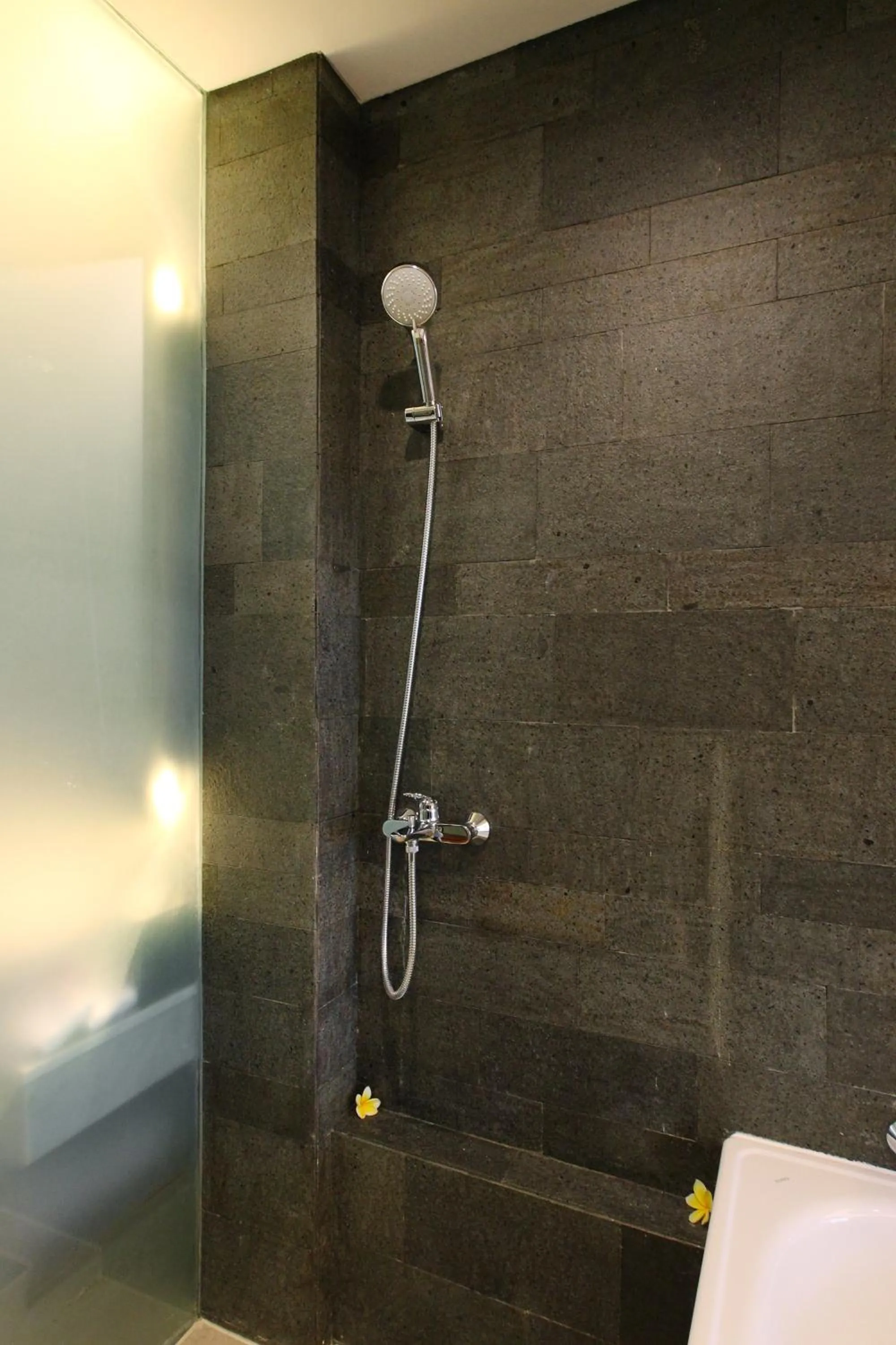 Shower in Watermark Hotel & Spa Bali