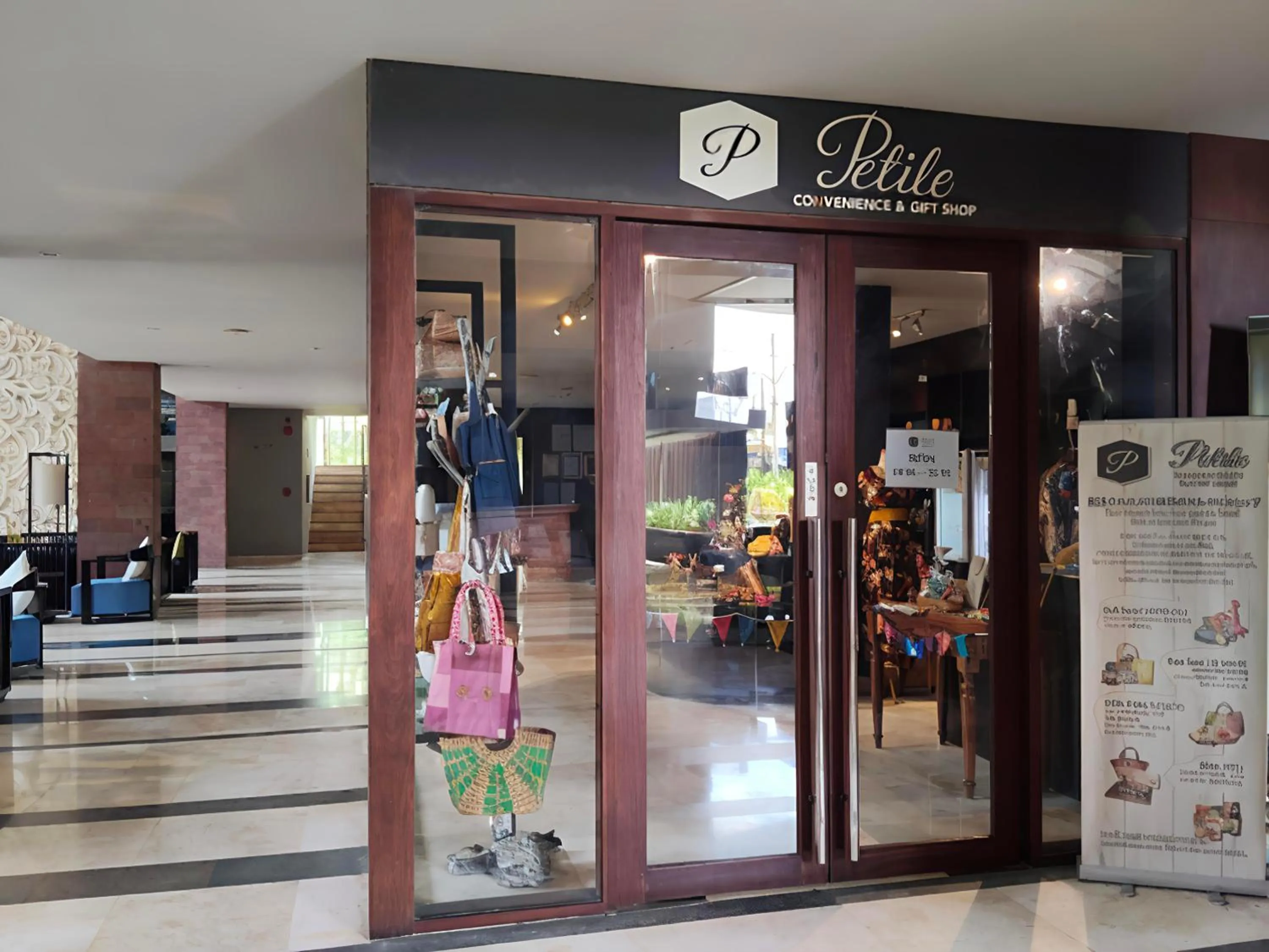 Shopping Area in Watermark Hotel & Spa Bali