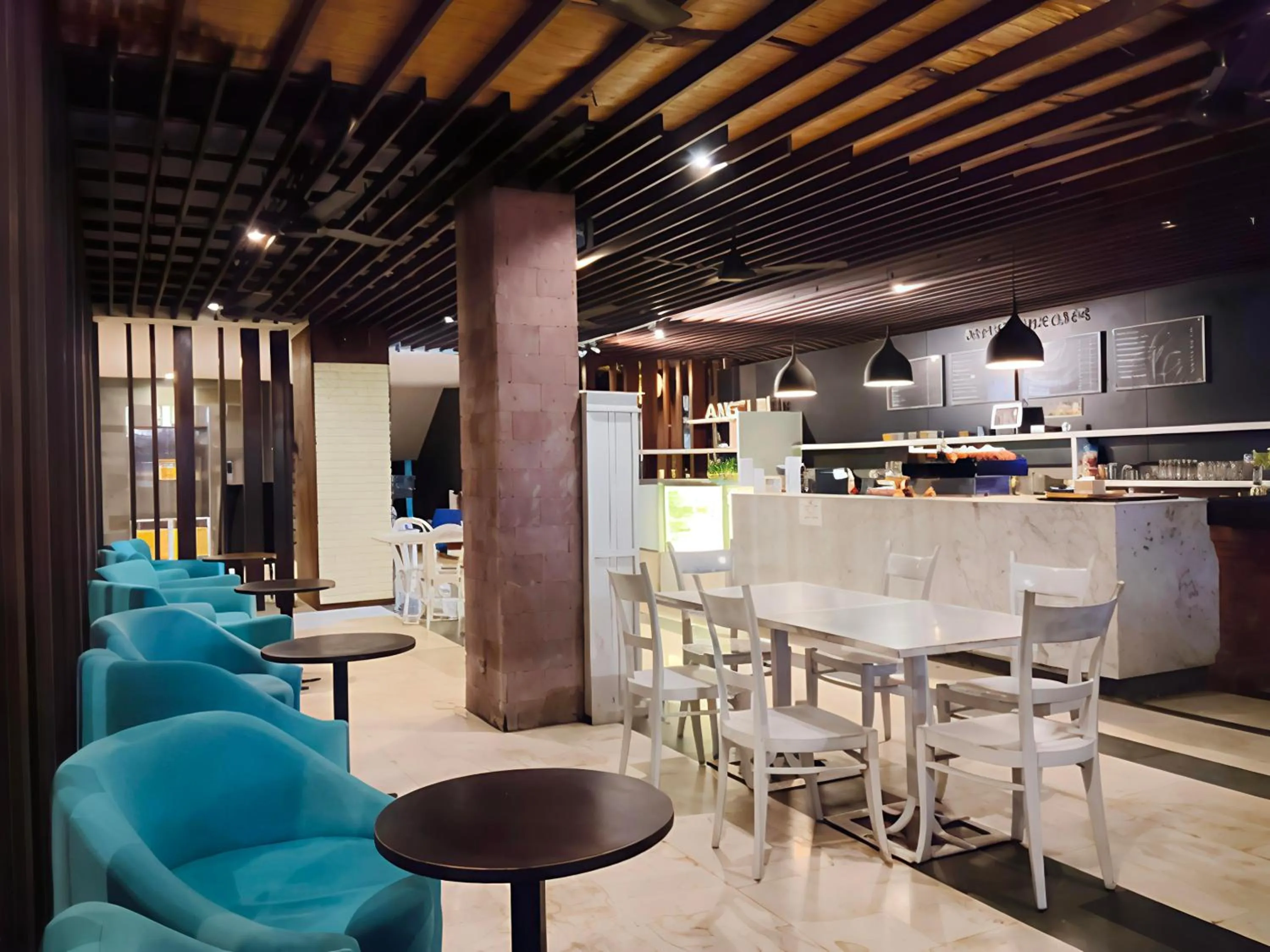 Restaurant/places to eat in Watermark Hotel & Spa Bali