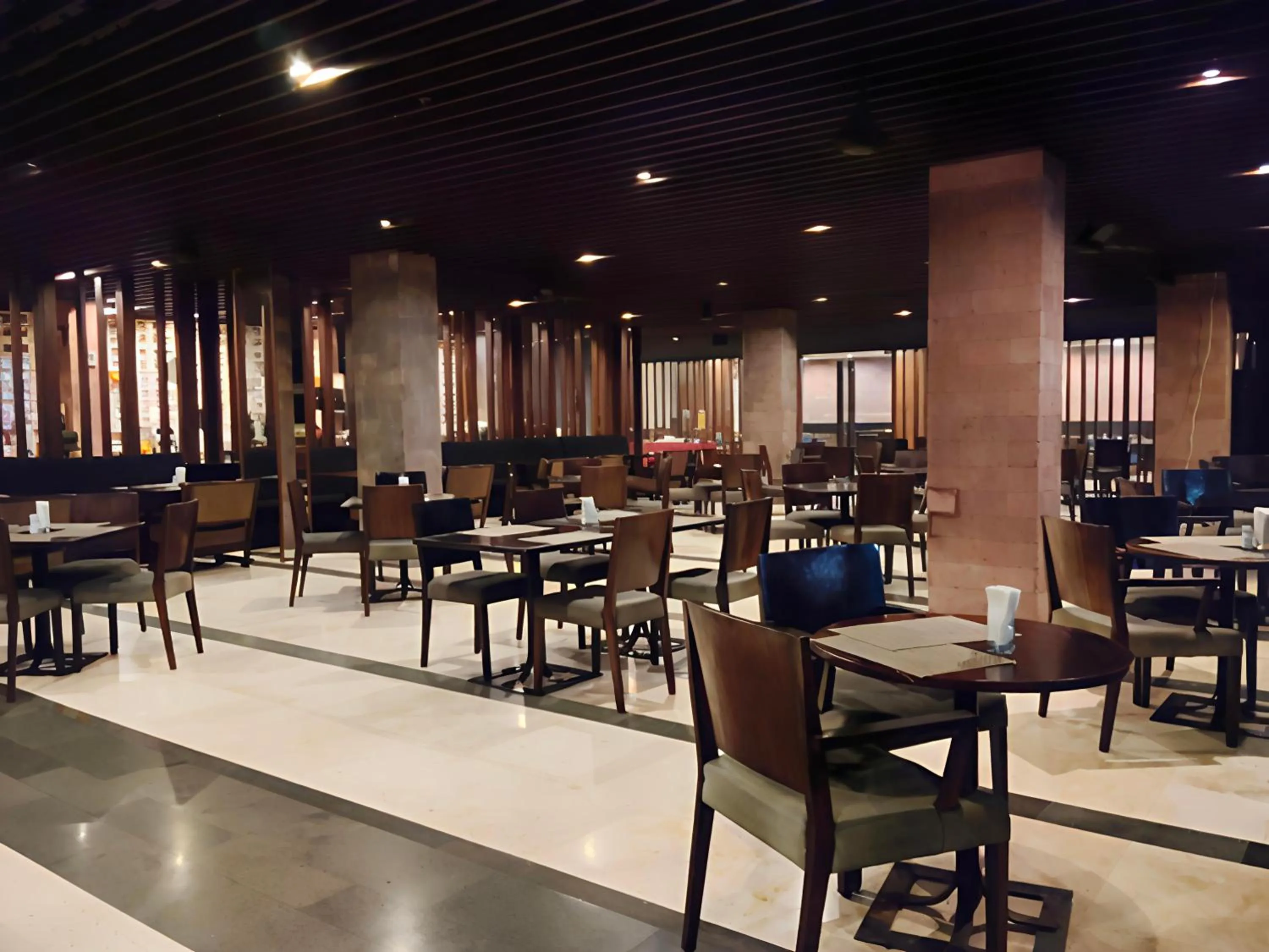 Restaurant/places to eat in Watermark Hotel & Spa Bali