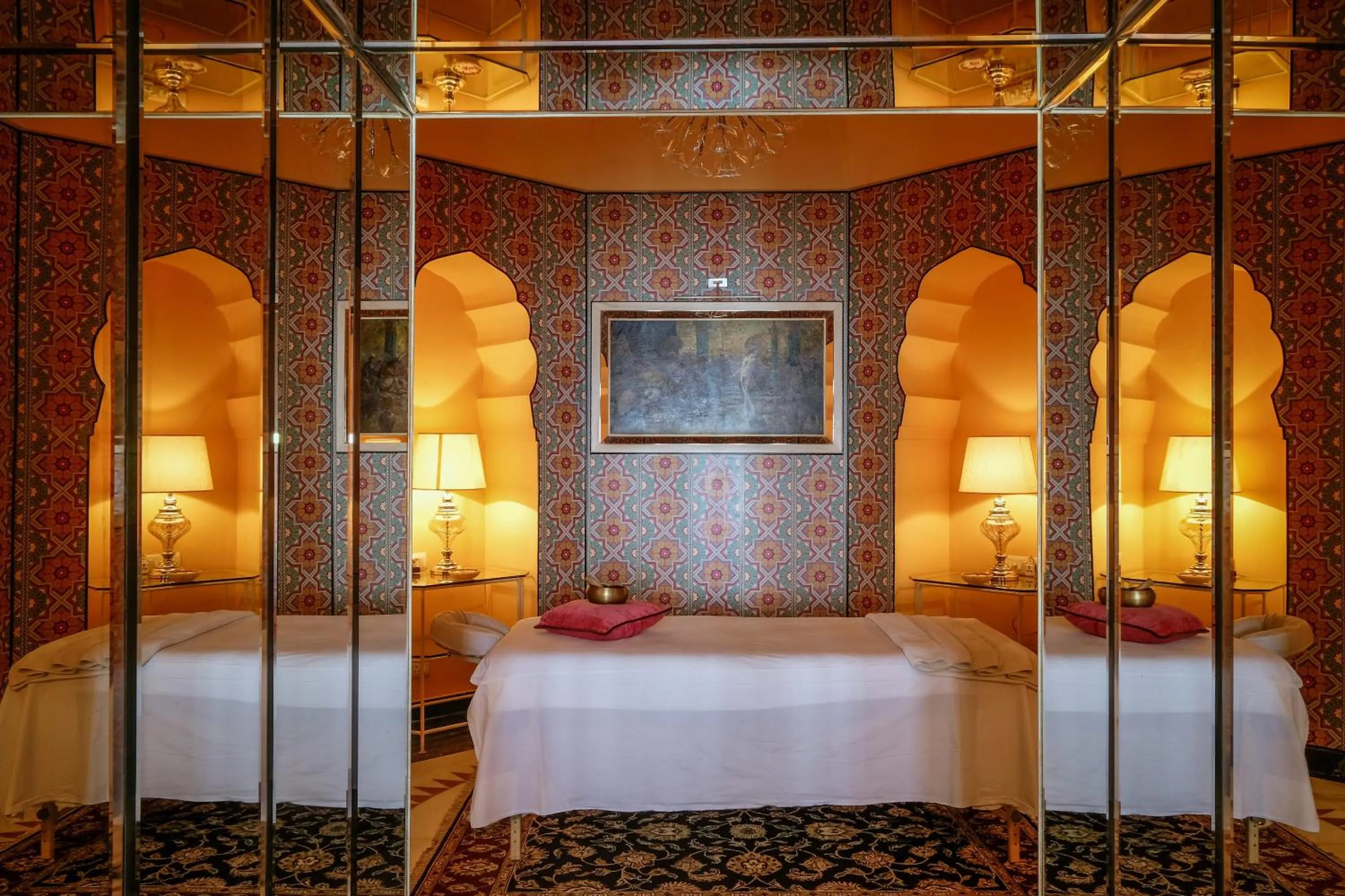 Spa and wellness centre/facilities, Bed in Rajmahal Palace RAAS