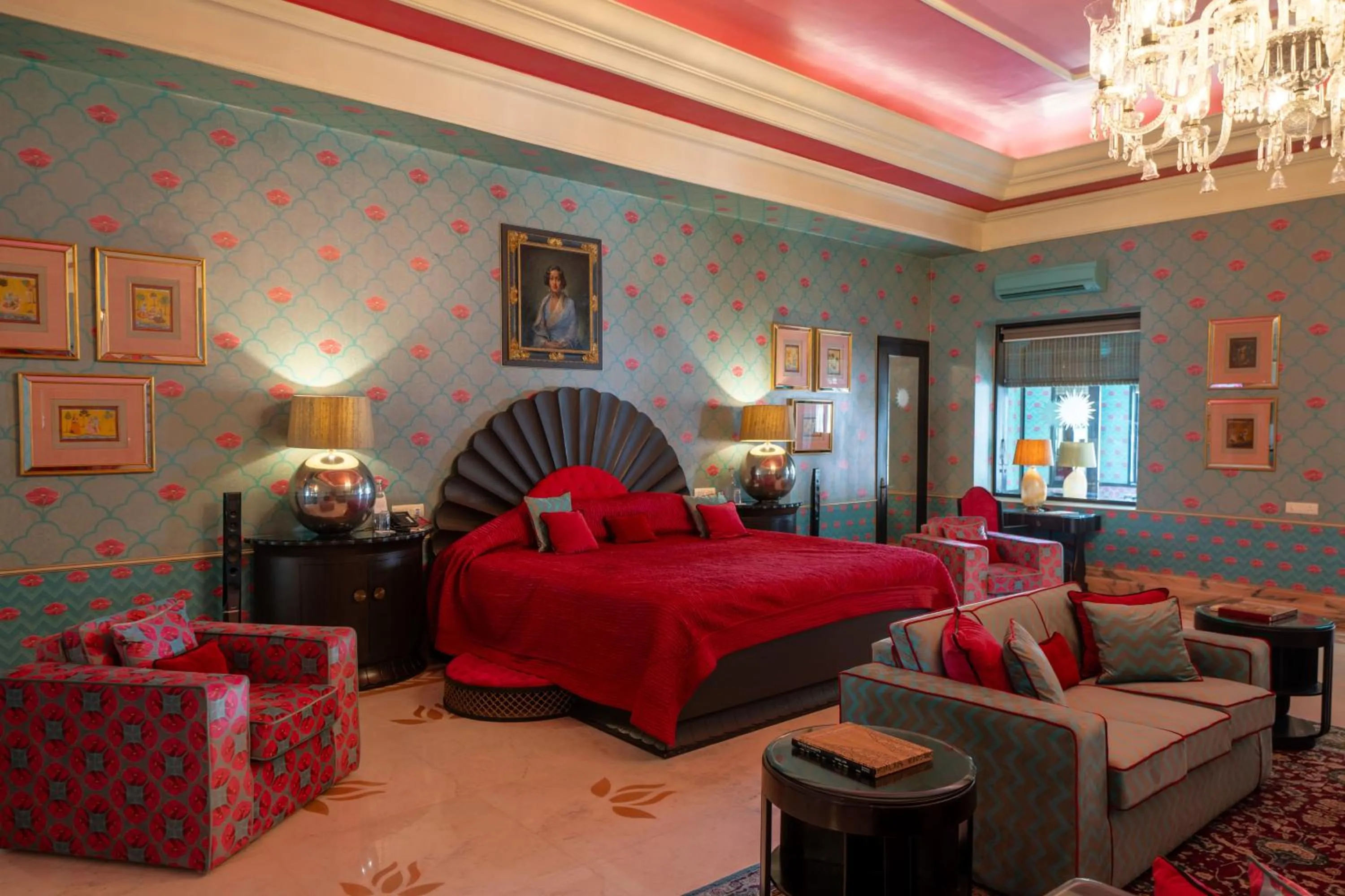 Photo of the whole room in Rajmahal Palace RAAS