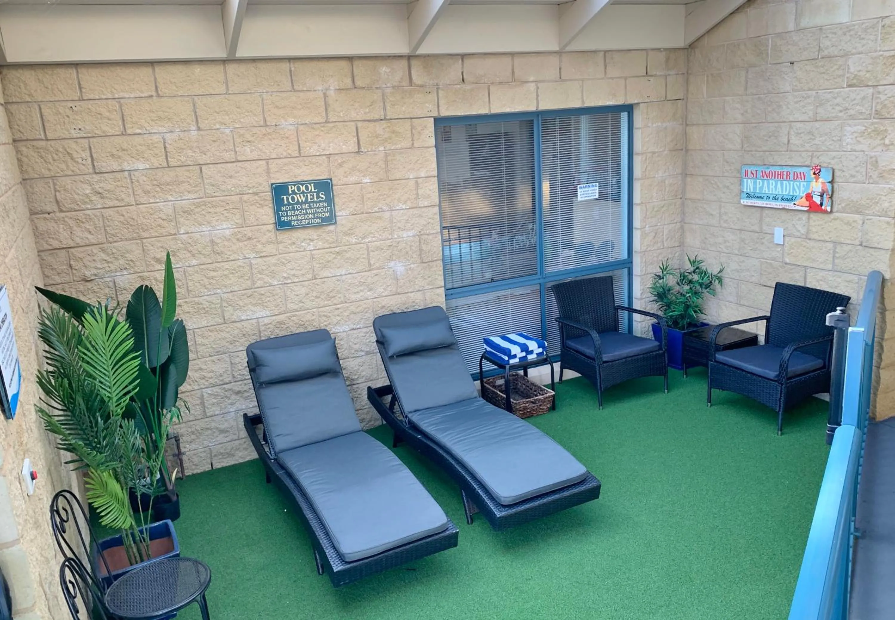 Swimming pool in Motel On A'Beckett