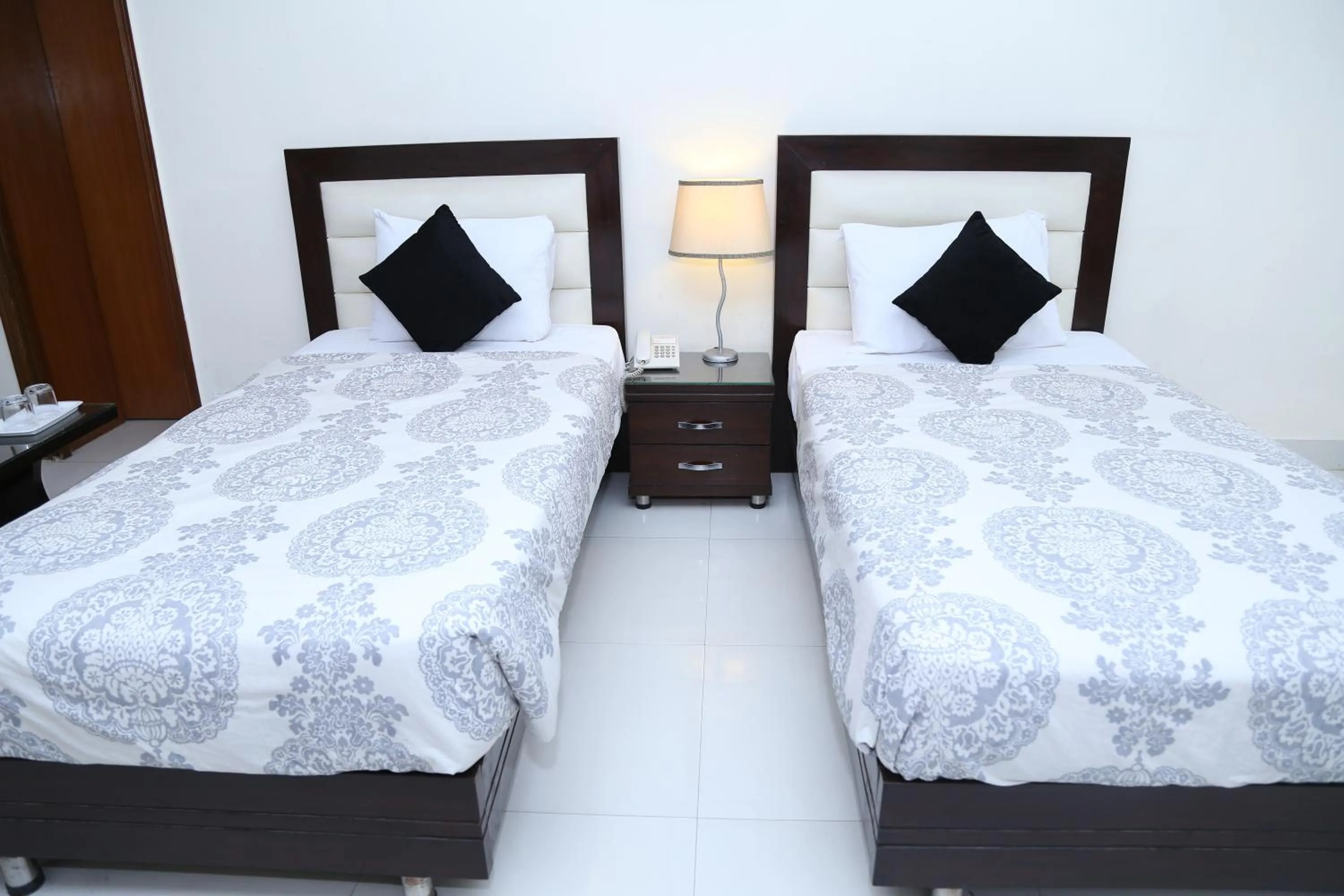 Royal Elegance Hotel