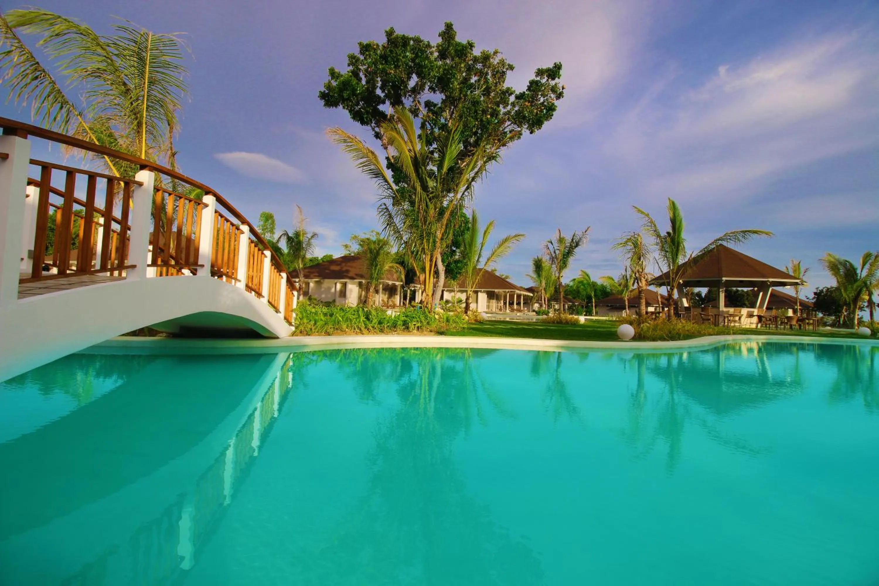 Swimming pool in Bohol Shores