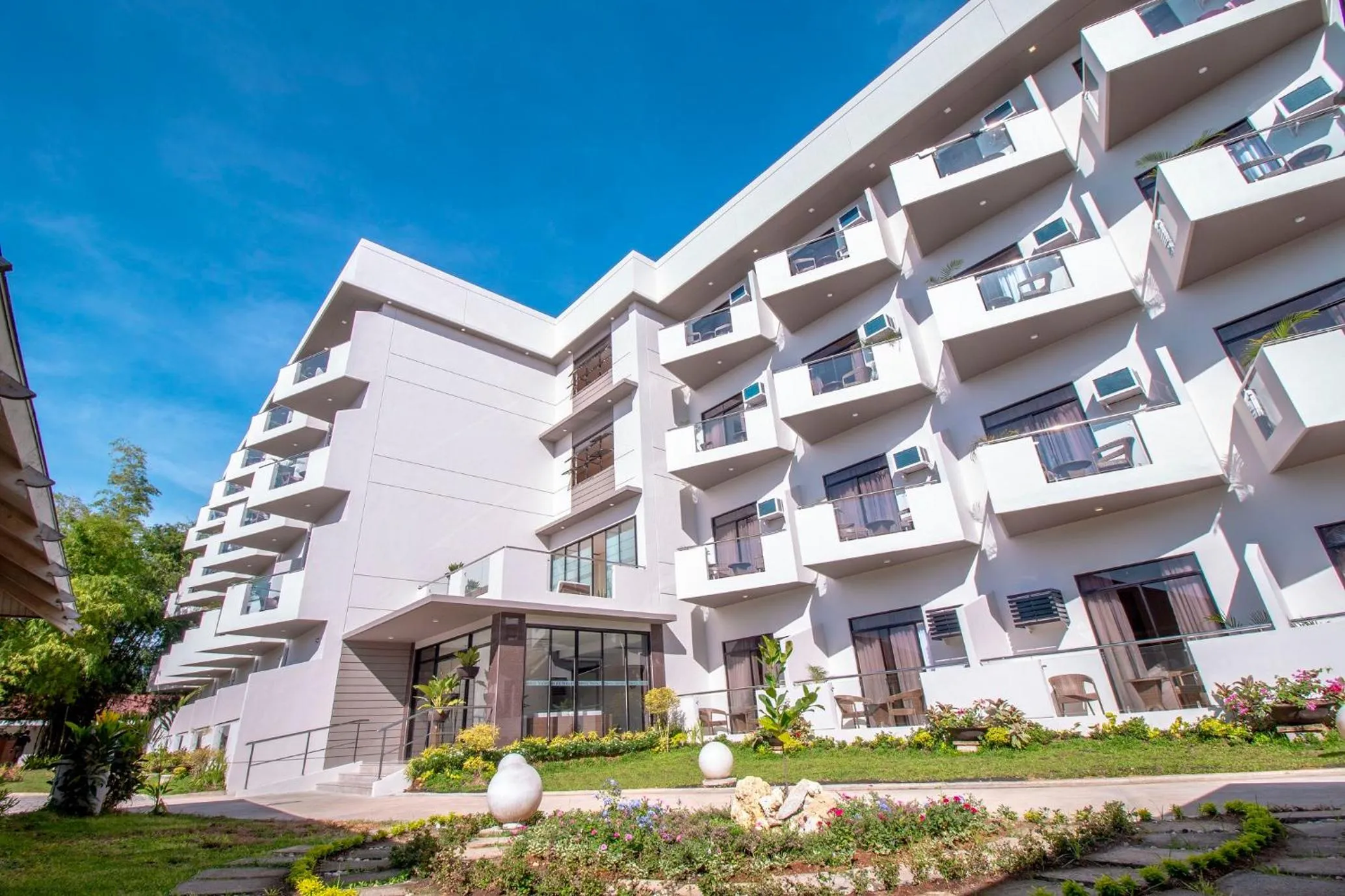 Property building in Bohol Shores