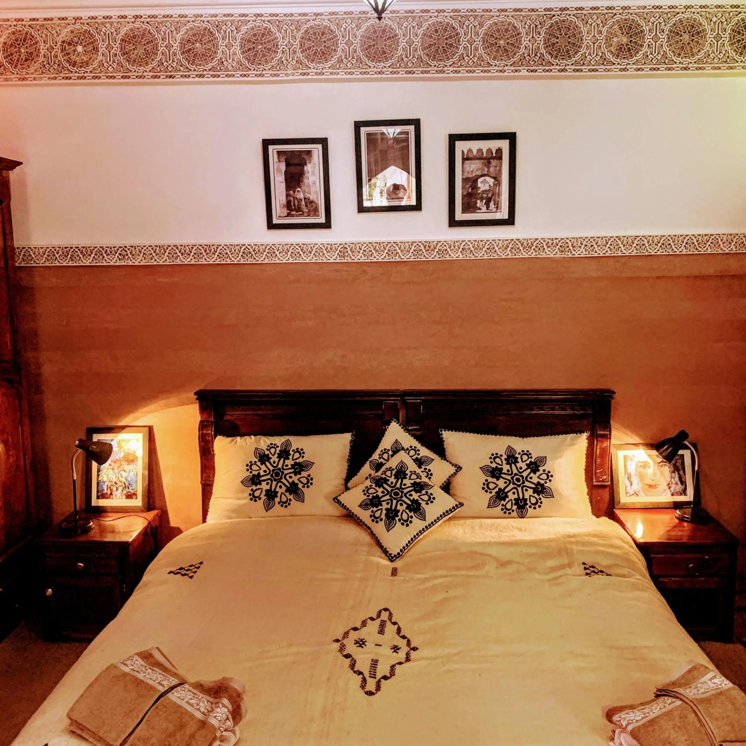 Bed in Riad Dar Mamouni