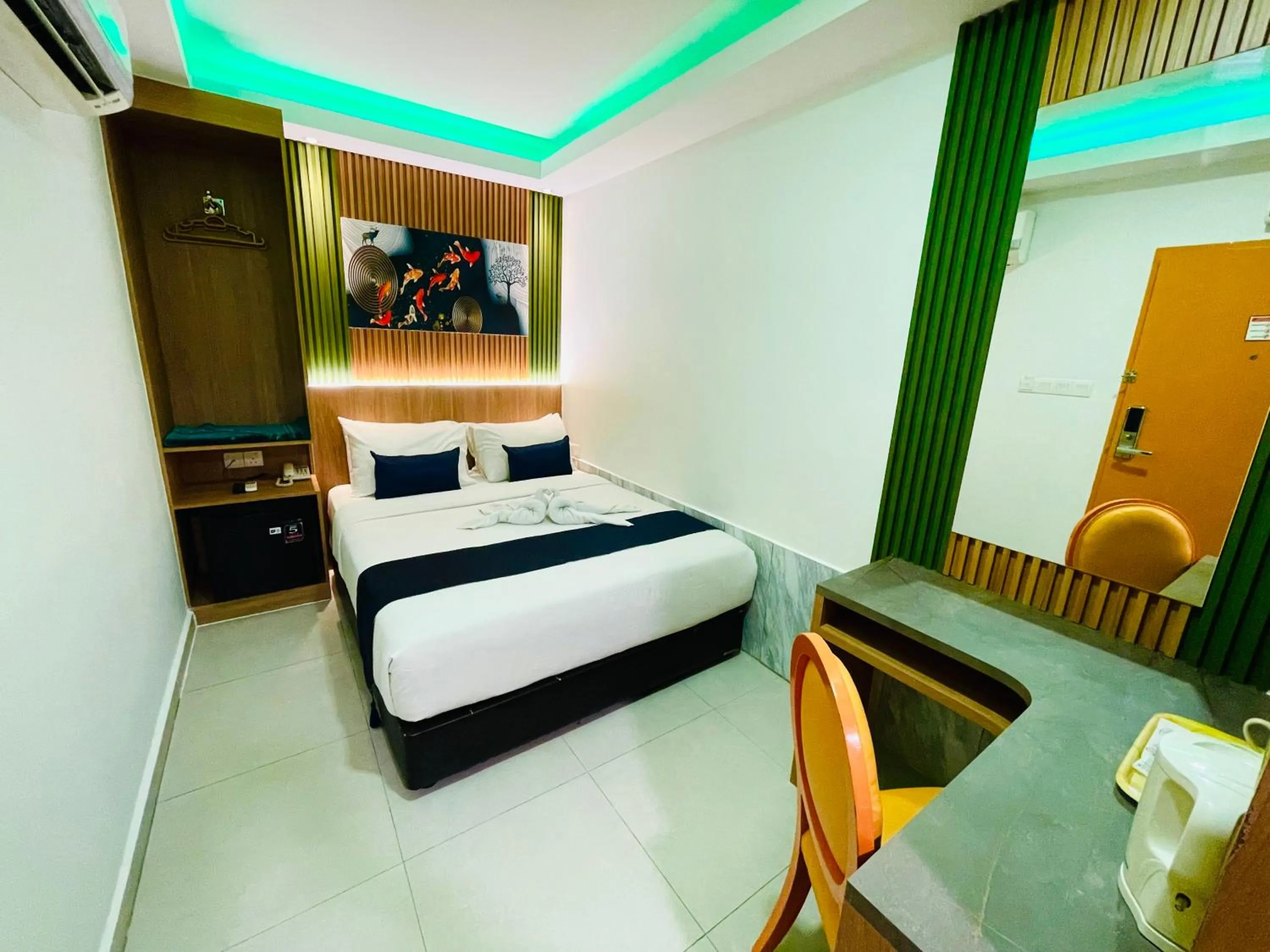 Property building, Bed in ESSY Hotel KL Sentral