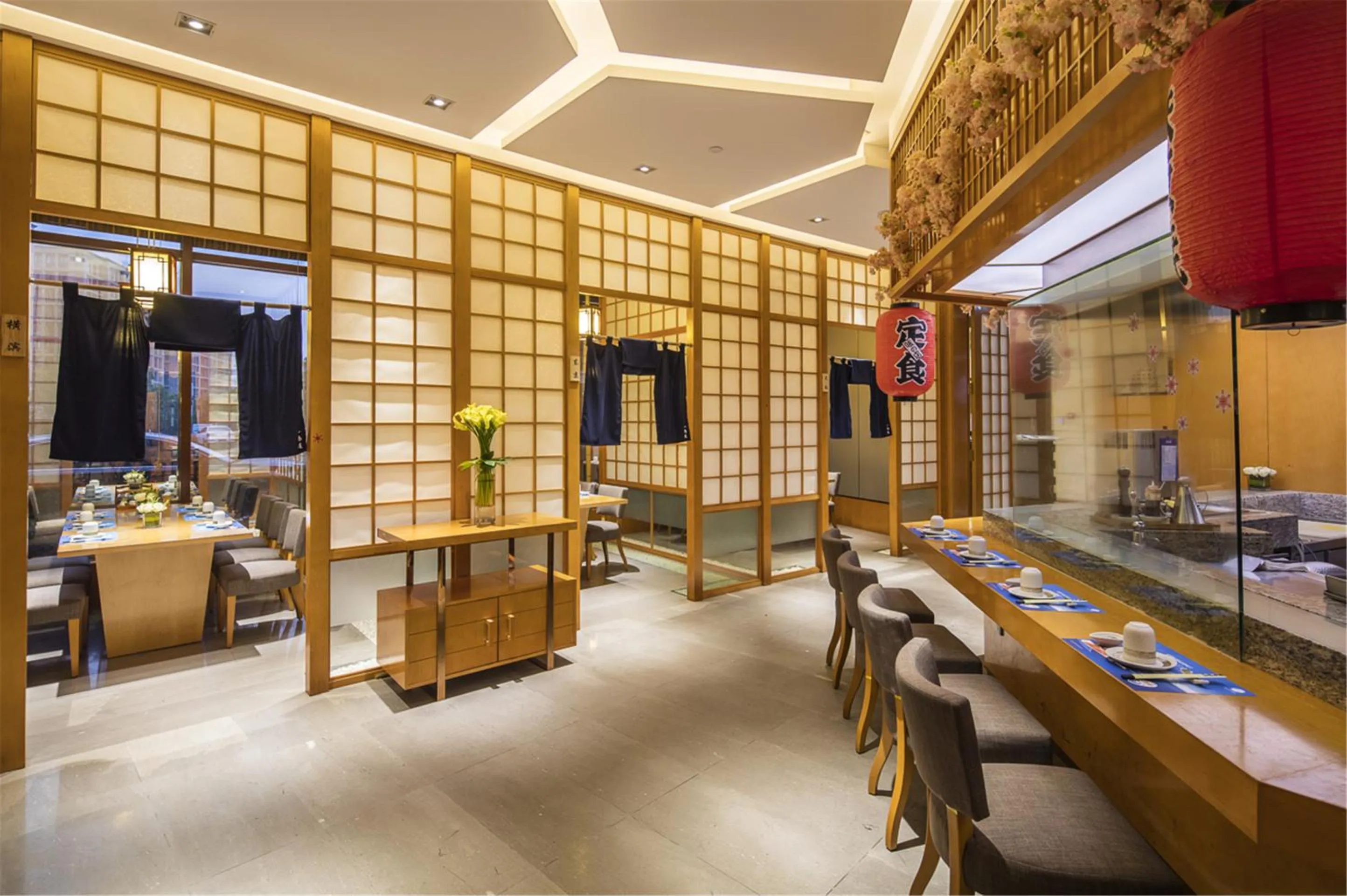 Restaurant/places to eat in Royal Century Hotel Shanghai