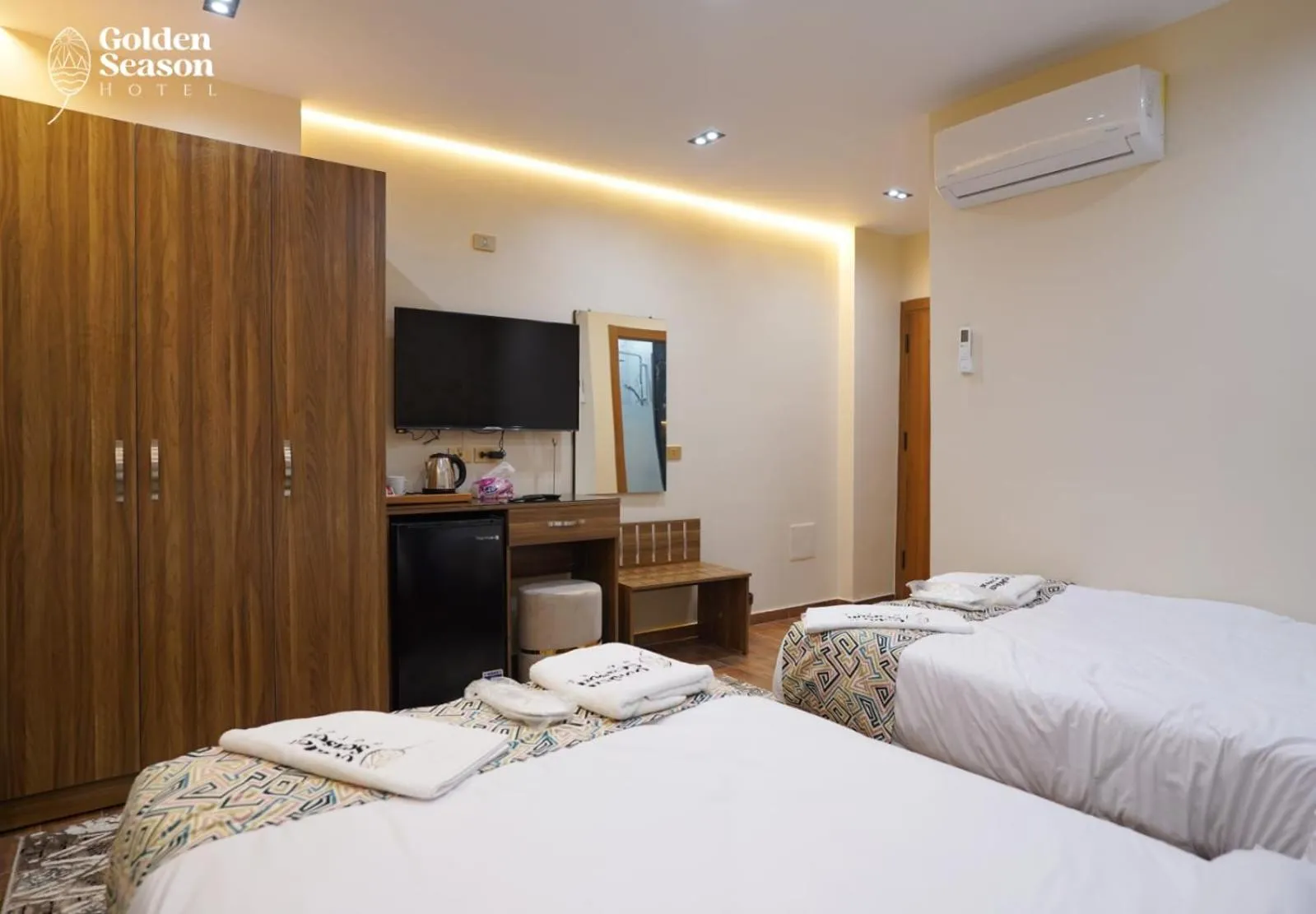 TV and multimedia, Bed in Golden Season Hotel