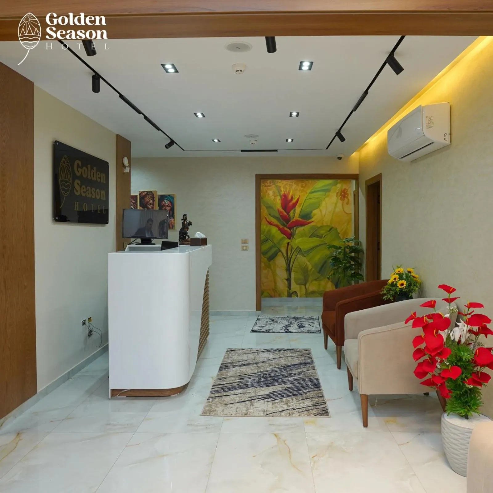 Lobby or reception in Golden Season Hotel