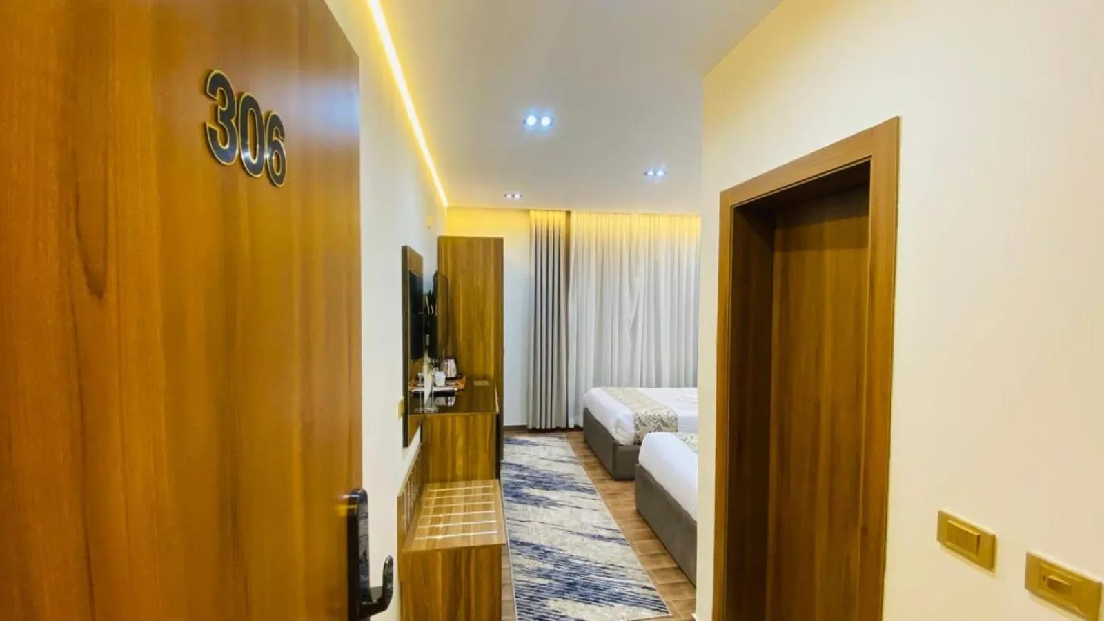 Photo of the whole room, Bed in Golden Season Hotel