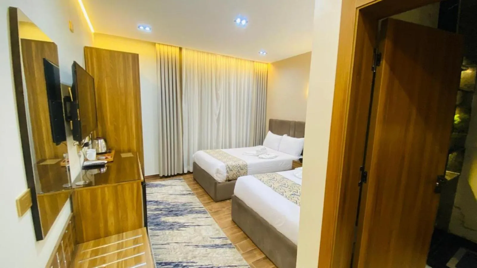 Photo of the whole room, Bed in Golden Season Hotel