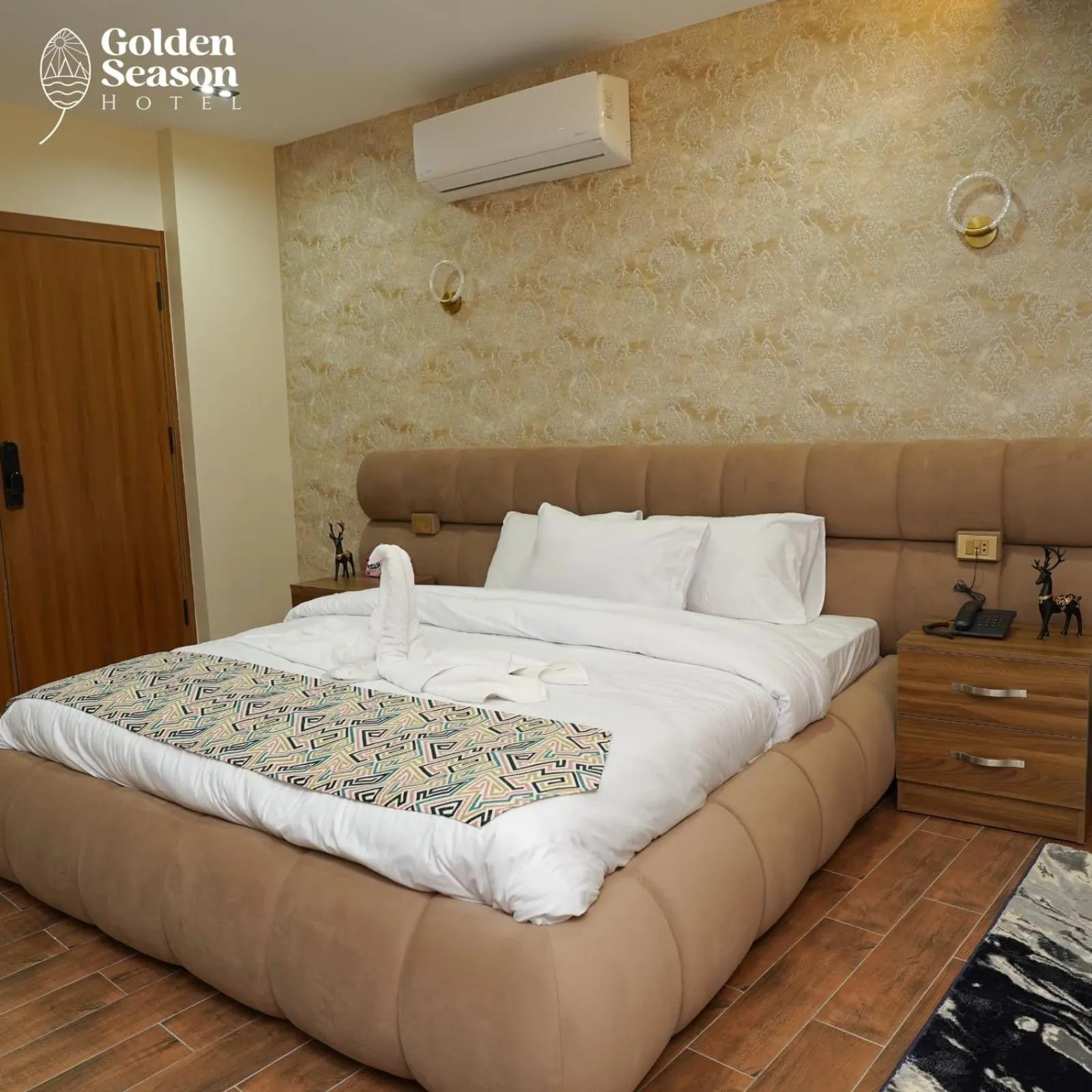 Bed in Golden Season Hotel