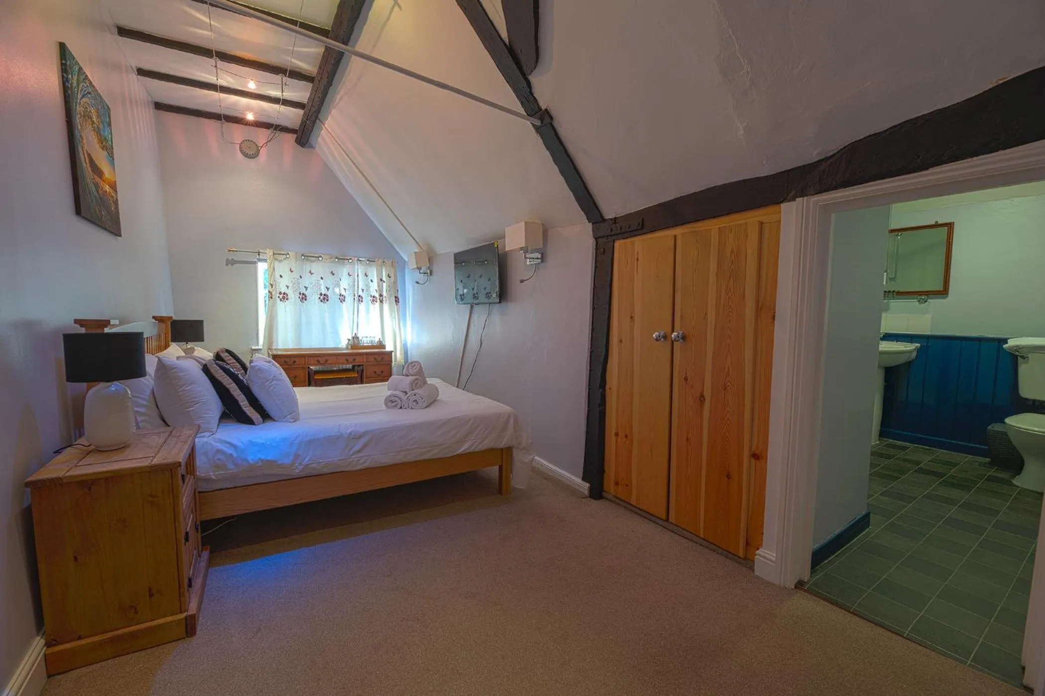 Bedroom, Bed in The Old Bell