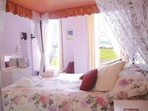 Bedroom, Bed in Cherry Tree Hotel