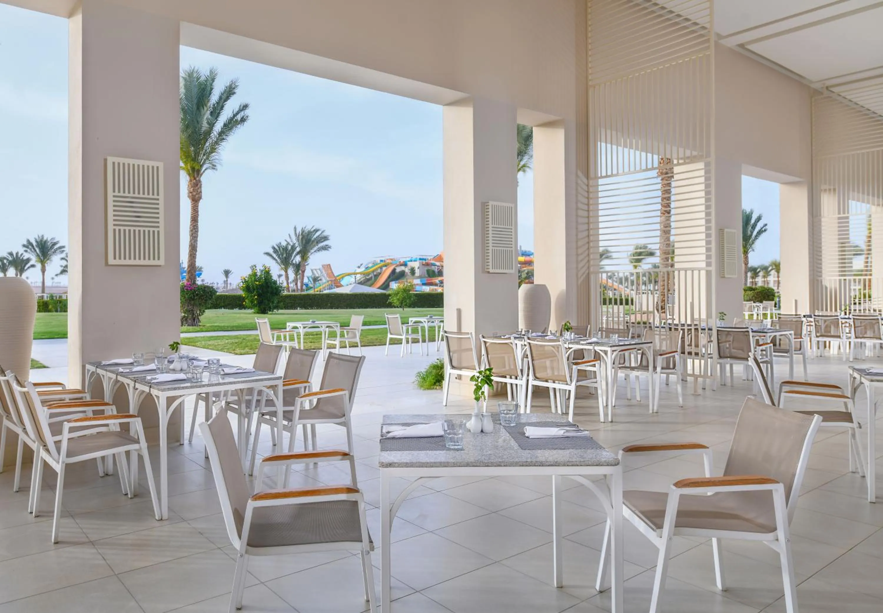 Restaurant/places to eat in JAZ Aquaviva