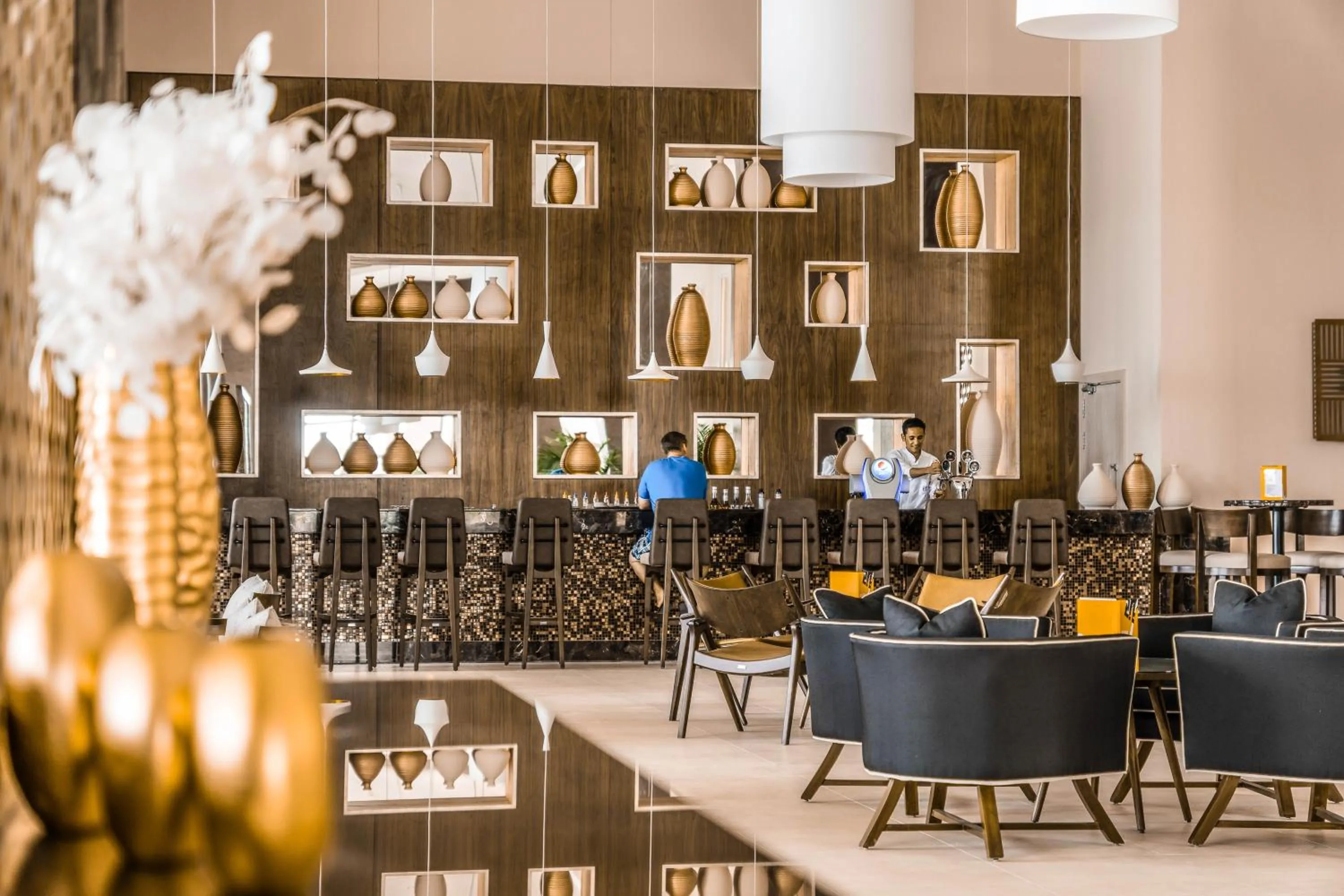 Restaurant/places to eat in JAZ Aquaviva