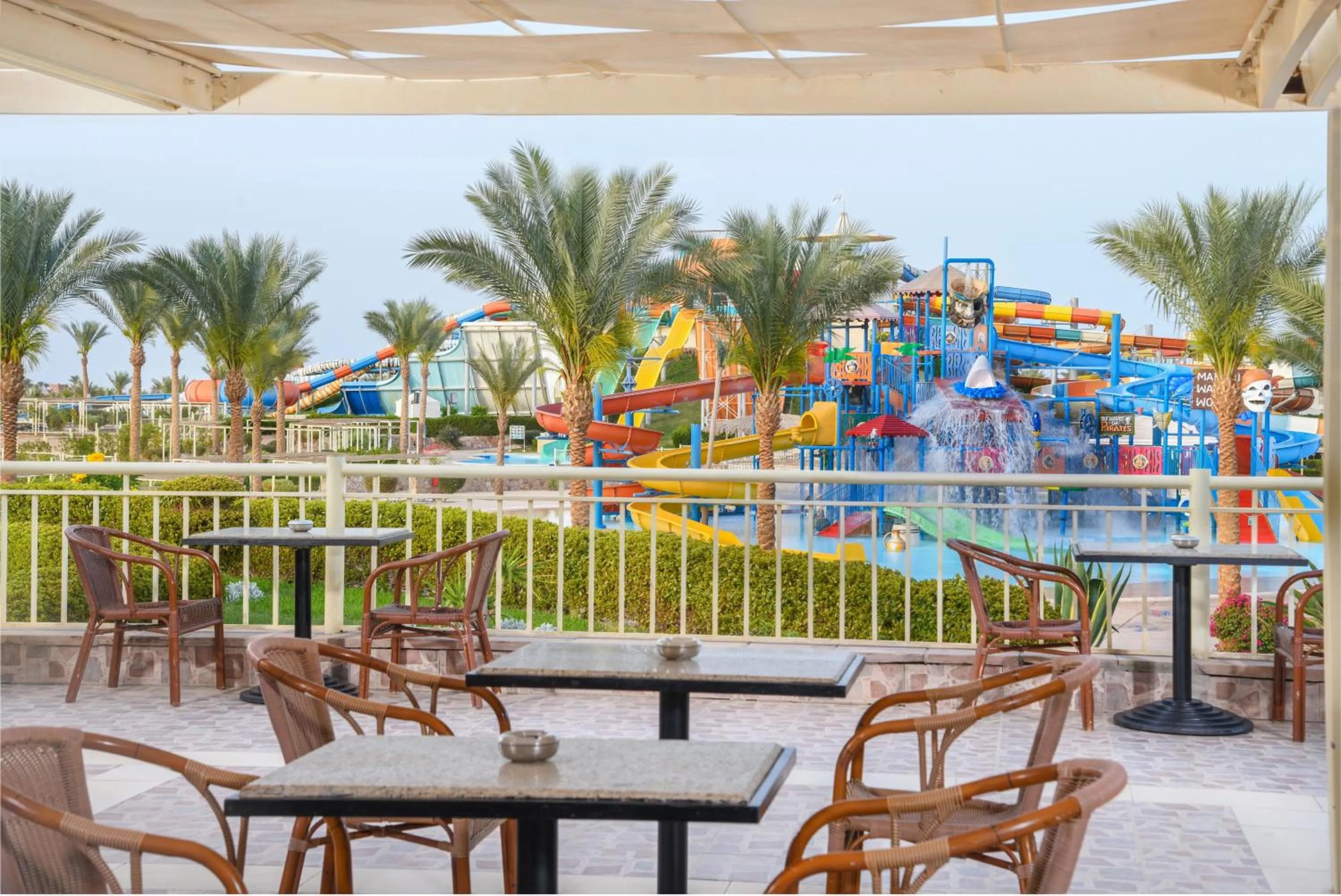 Restaurant/places to eat in JAZ Aquaviva