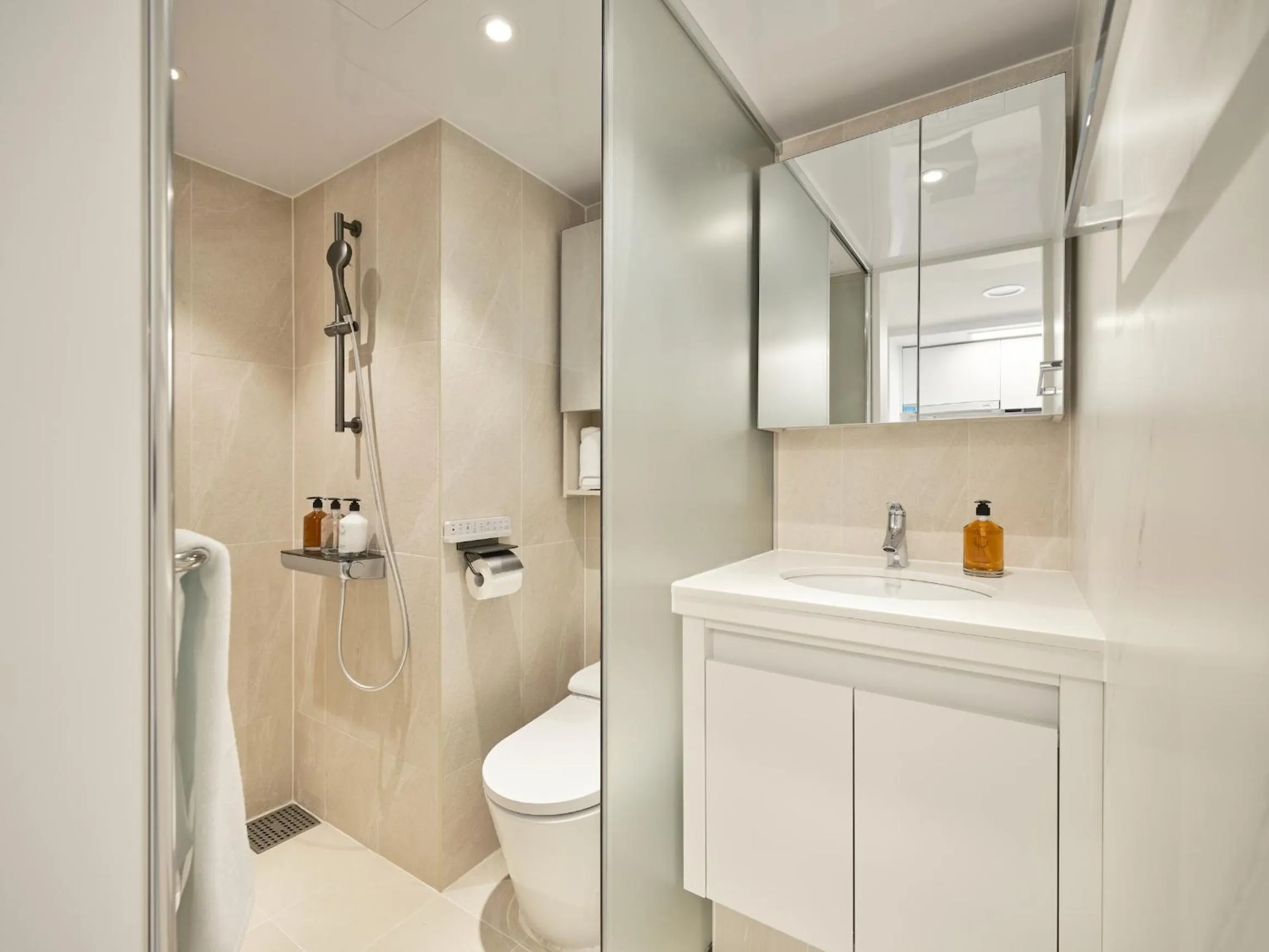 Bathroom in UH FLAT Signature GANGNAM