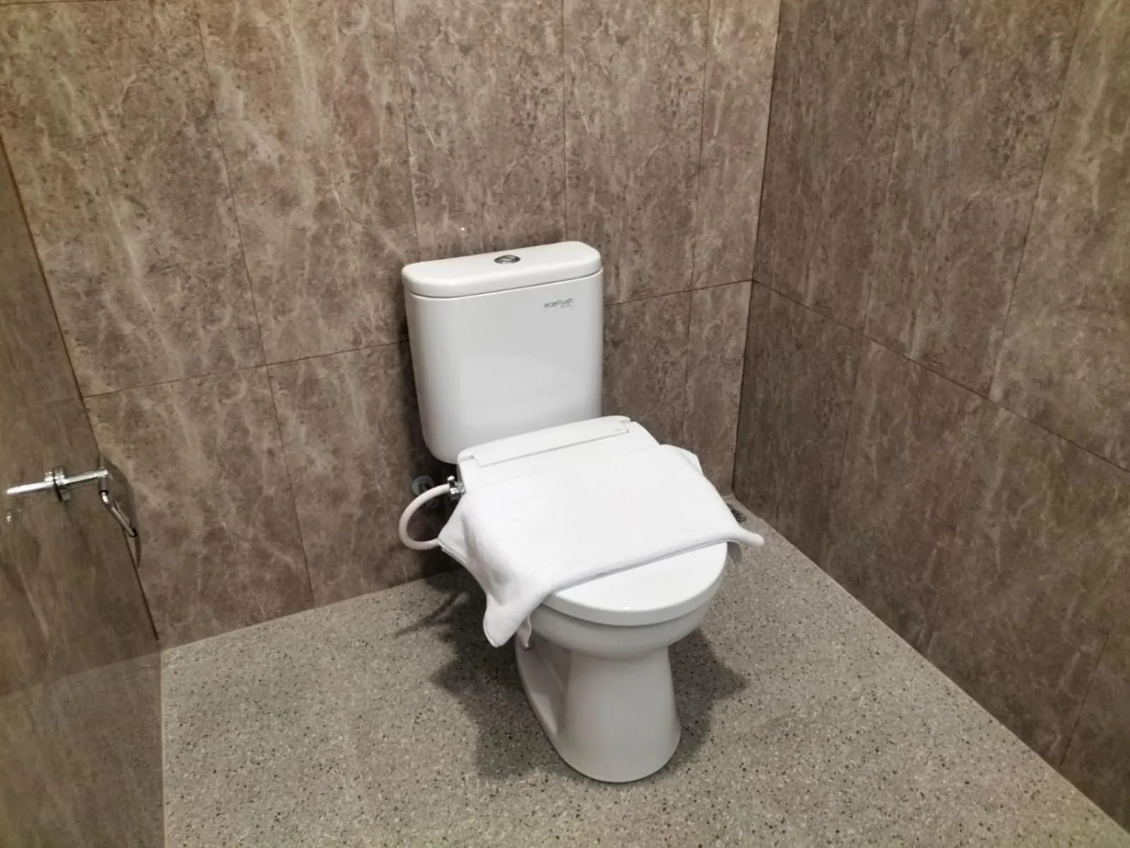Toilet in Alit Guest House