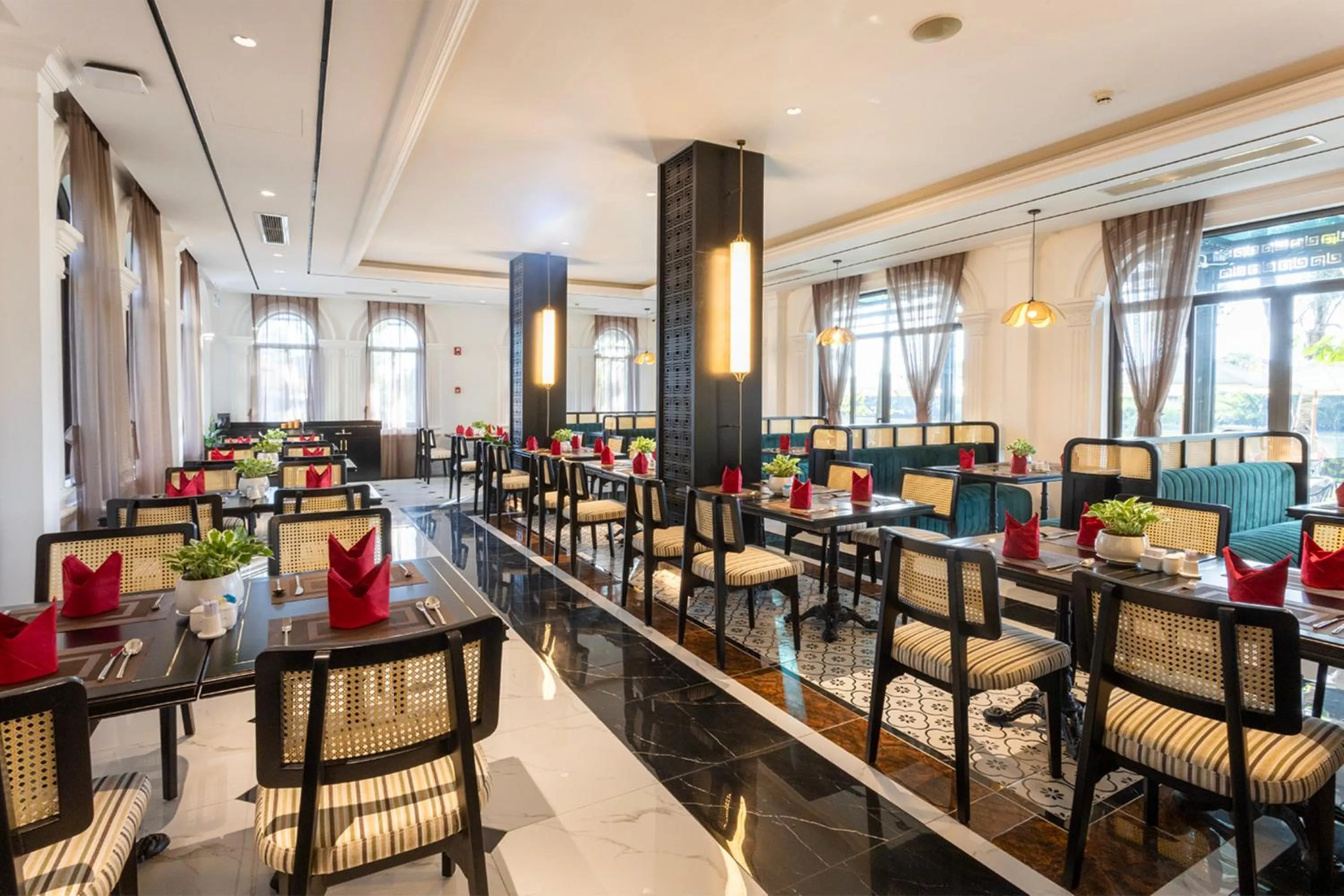 Restaurant/places to eat in Nesta Hoian Resort & Spa