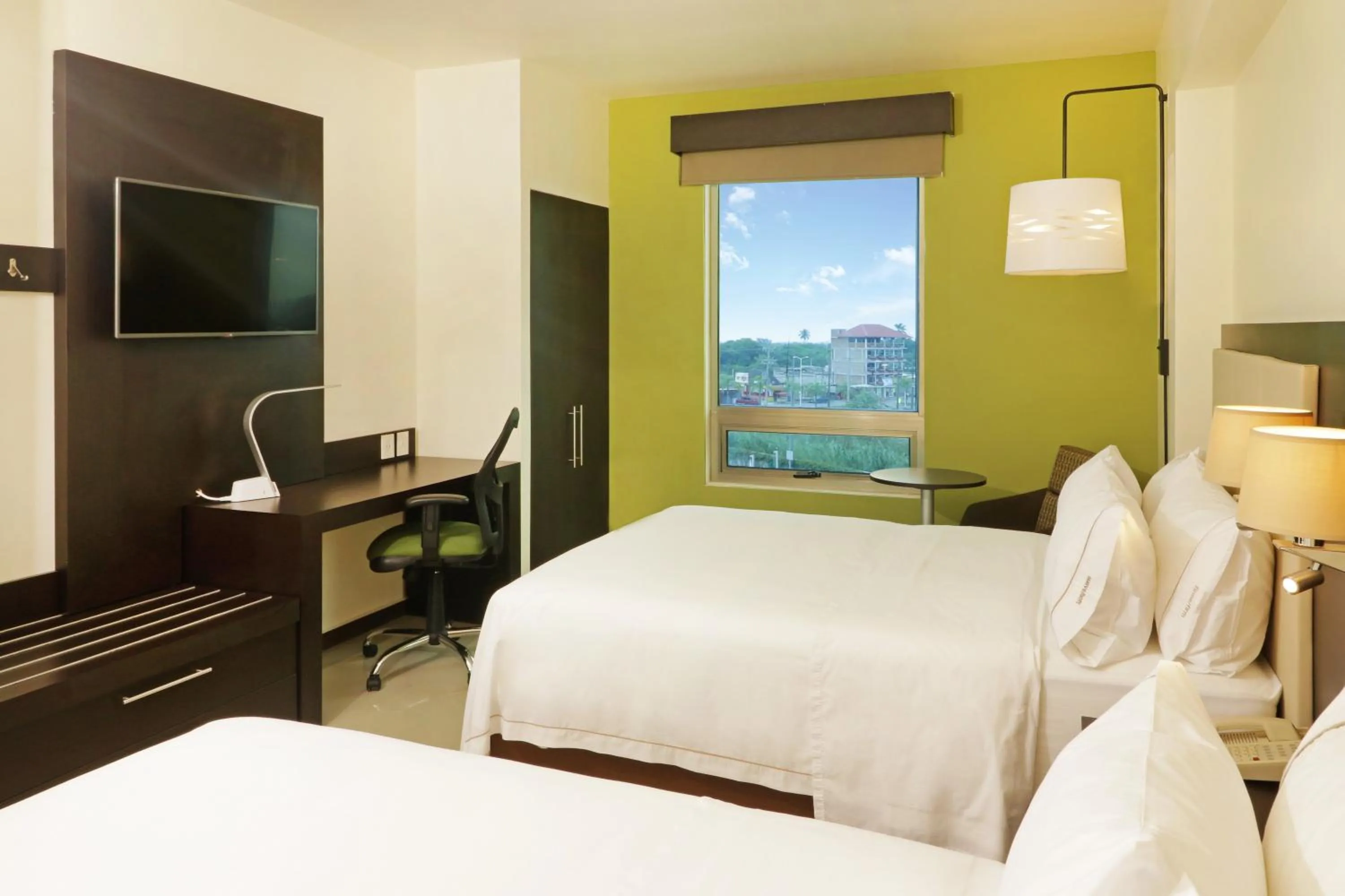 Photo of the whole room, Bed in Holiday Inn Express - Tuxpan by IHG