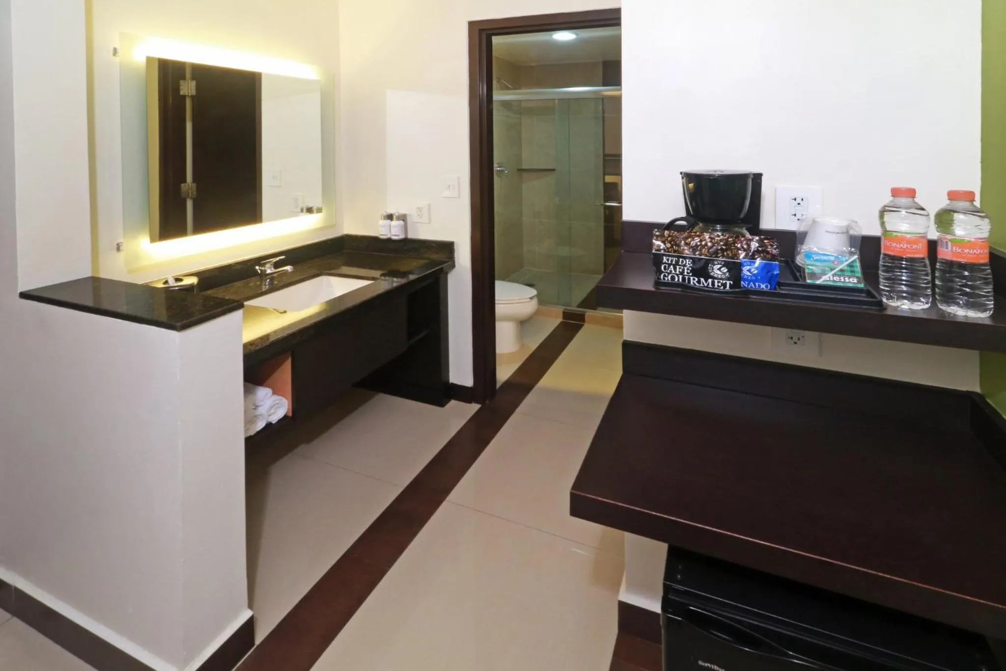 Photo of the whole room in Holiday Inn Express - Tuxpan by IHG