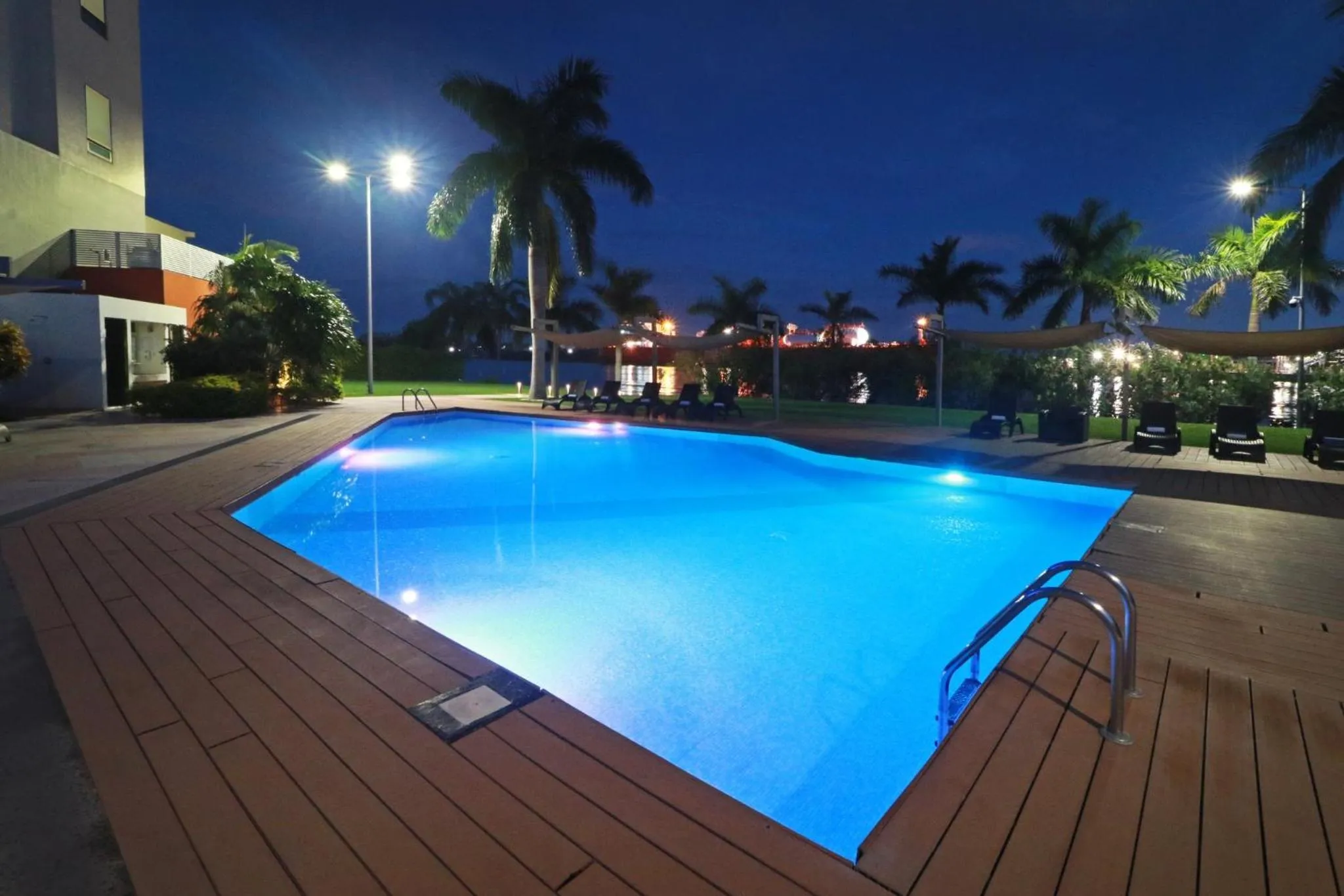 Swimming pool in Holiday Inn Express - Tuxpan by IHG