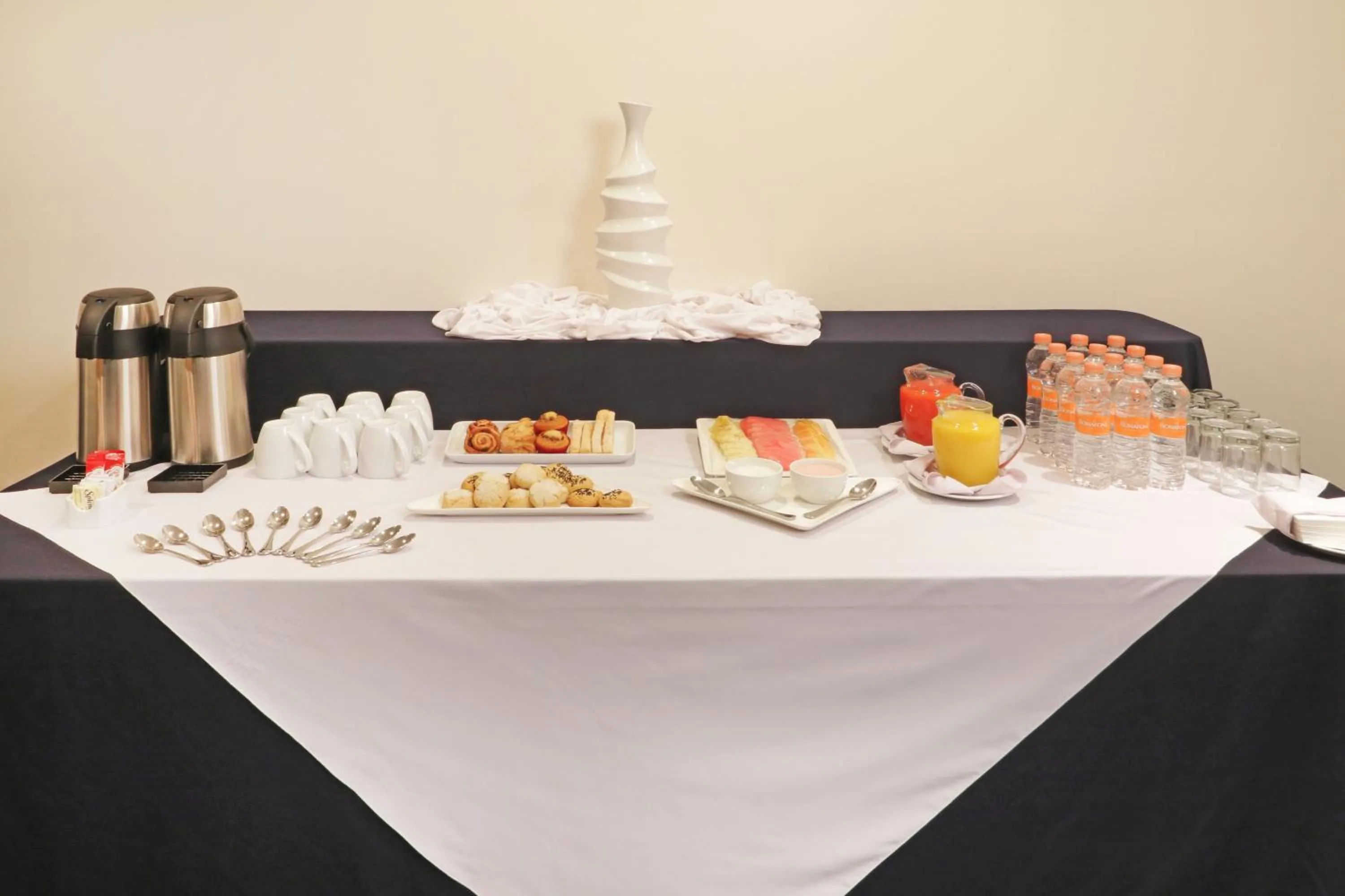 Restaurant/places to eat in Holiday Inn Express - Tuxpan by IHG