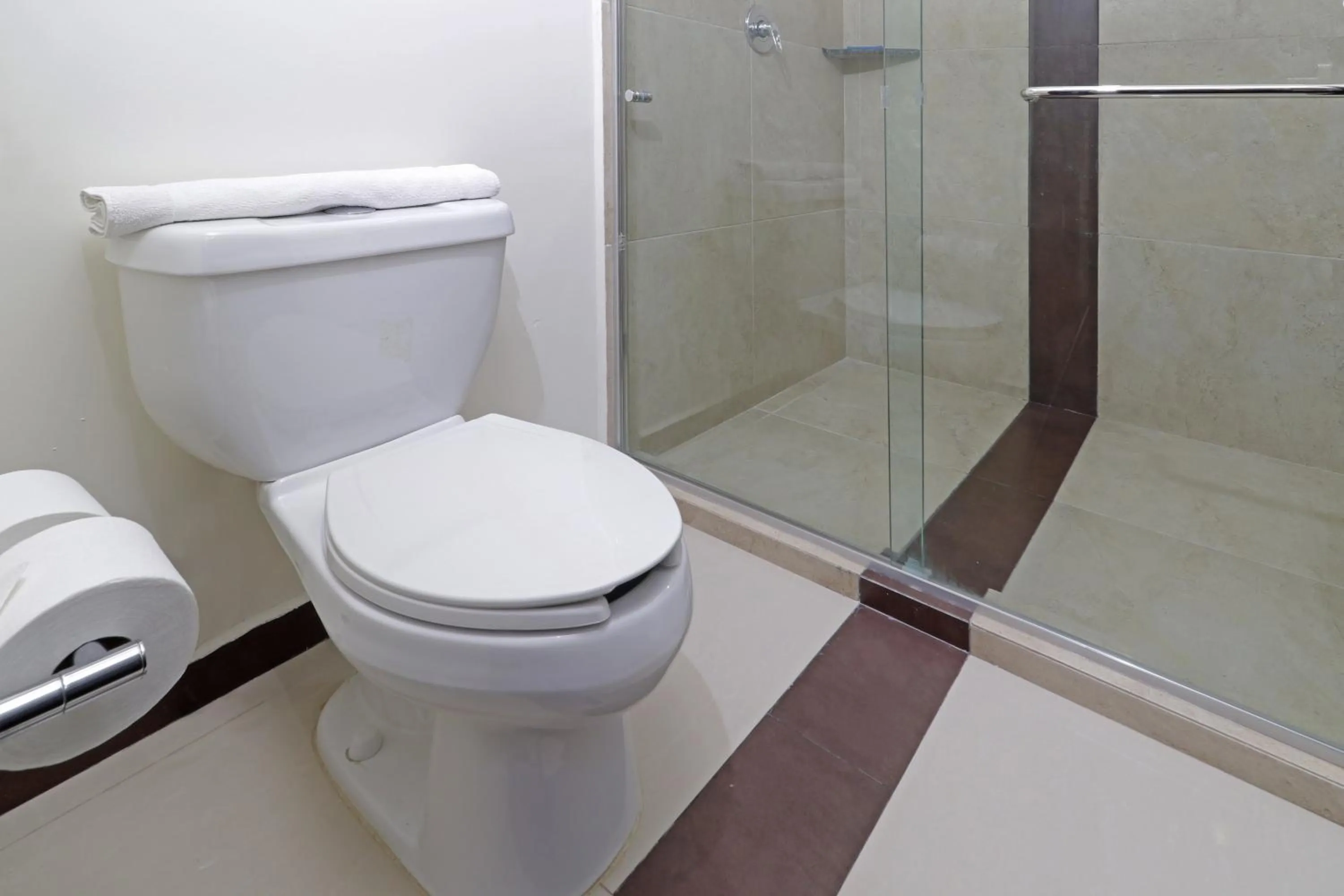 Bathroom in Holiday Inn Express - Tuxpan by IHG