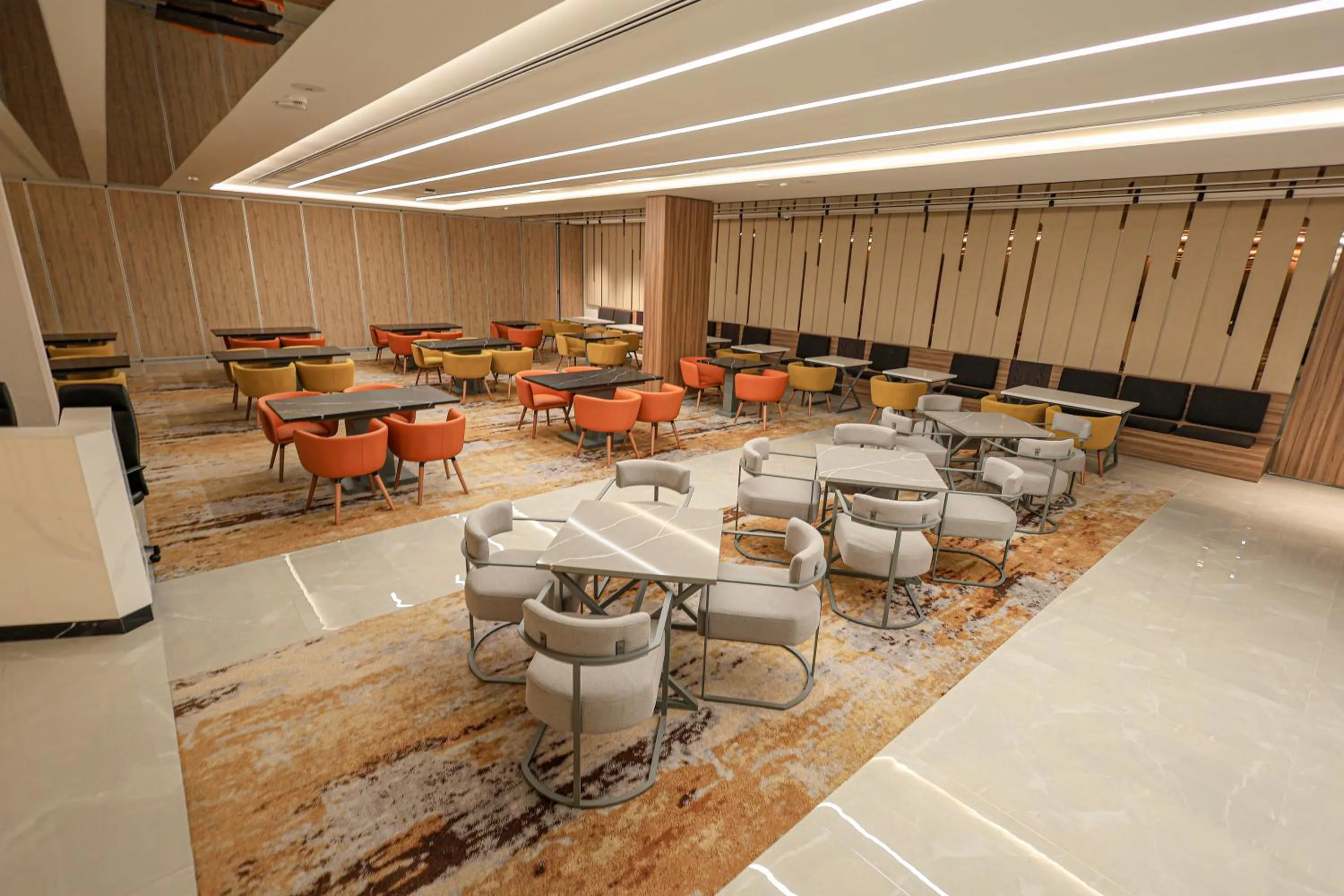 Restaurant/places to eat in Swisstouches Hotel Amman