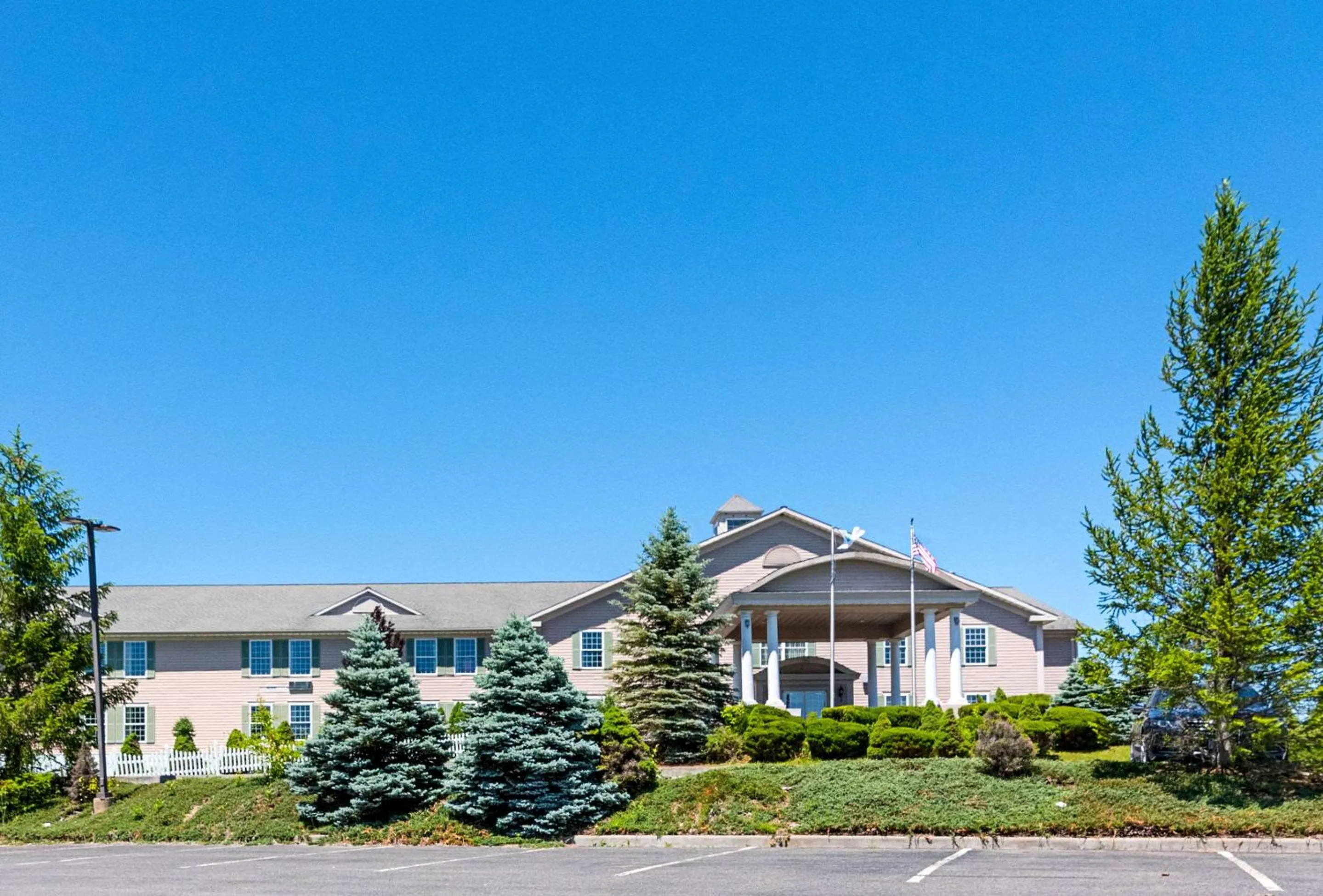 Property building in Quality Inn & Suites Schoharie near Howe Caverns