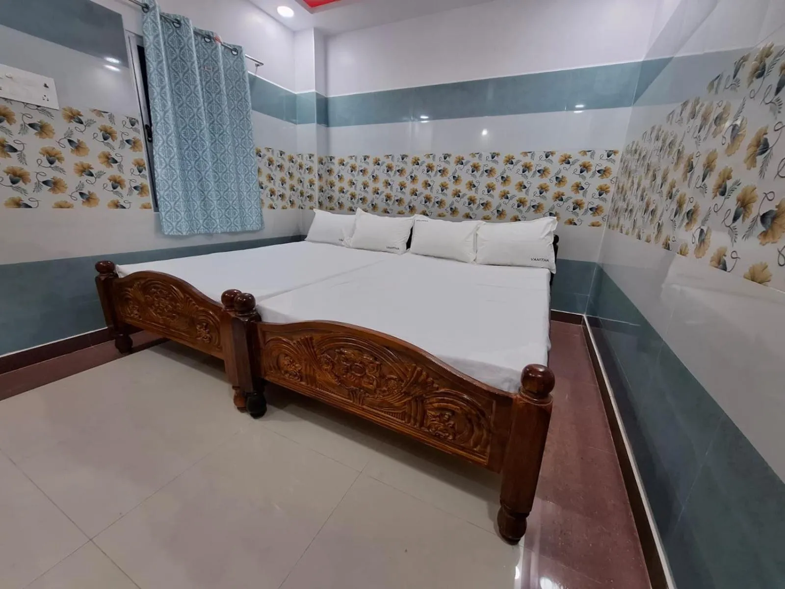 Bed in Ambika Residency & Mahal