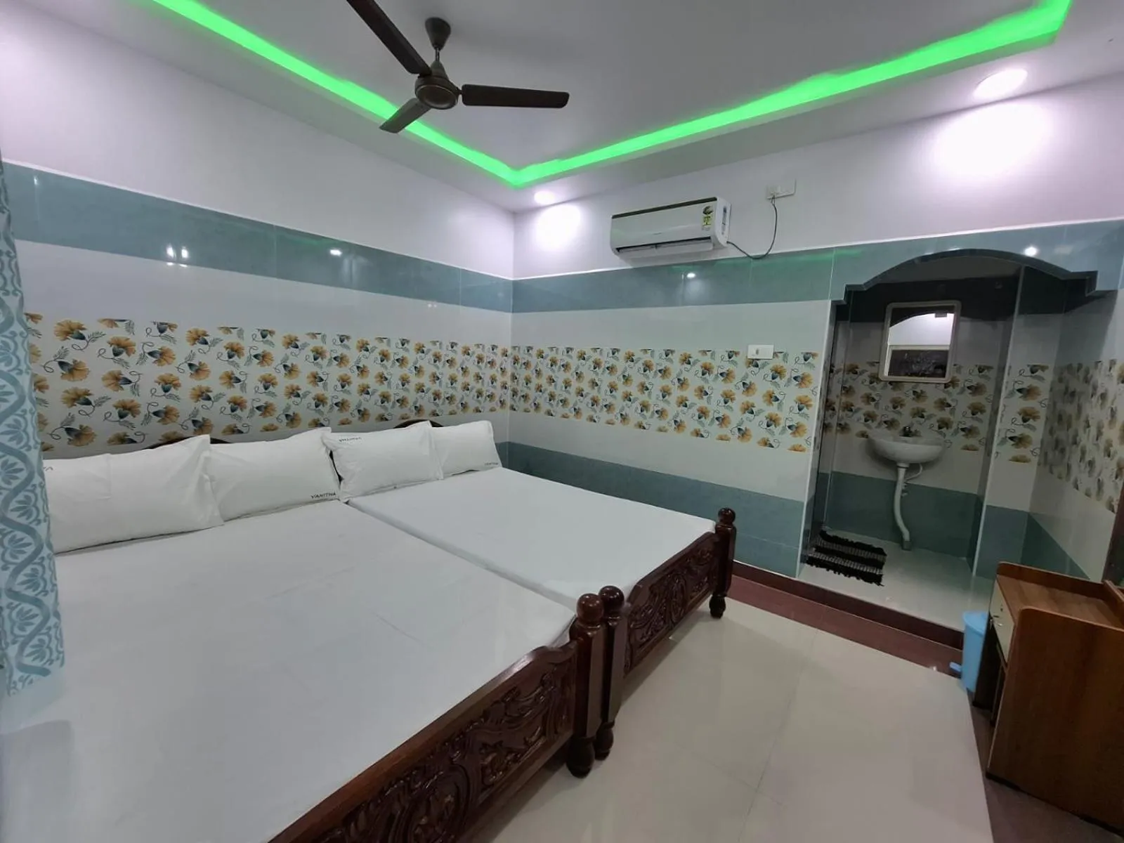 Bed in Ambika Residency & Mahal
