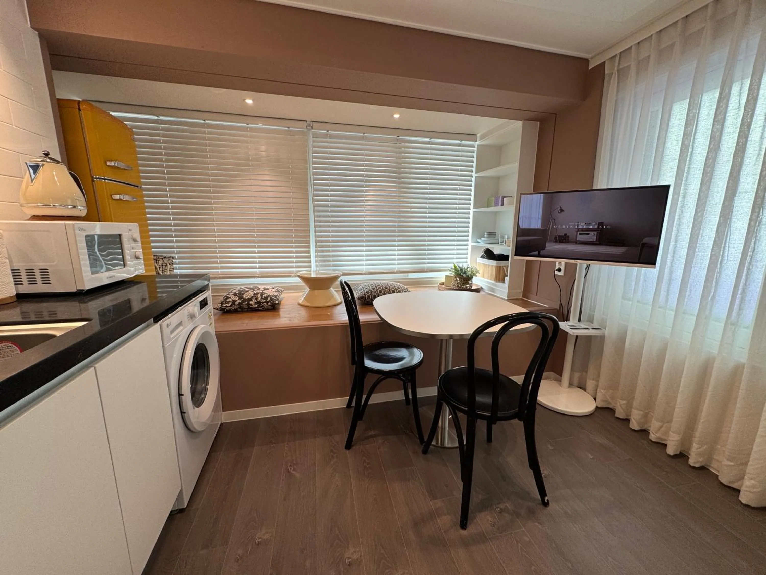 Kitchen or kitchenette in Dada Stay Hongdae