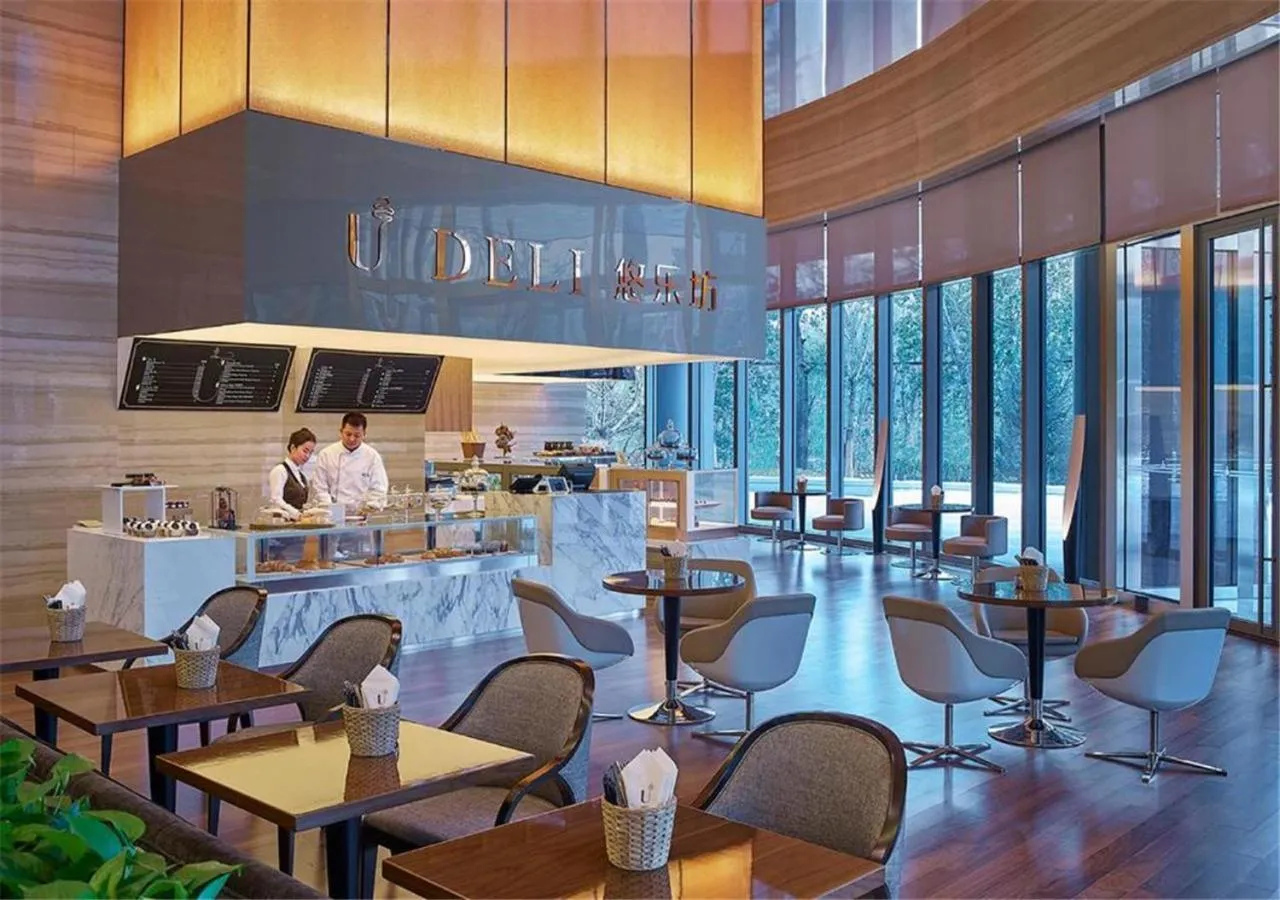 Restaurant/places to eat in NUO Hotel Beijing