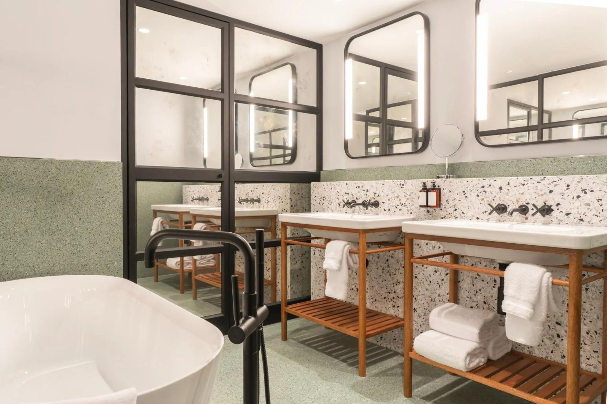 Photo of the whole room in Hotel Indigo Lima Miraflores by IHG