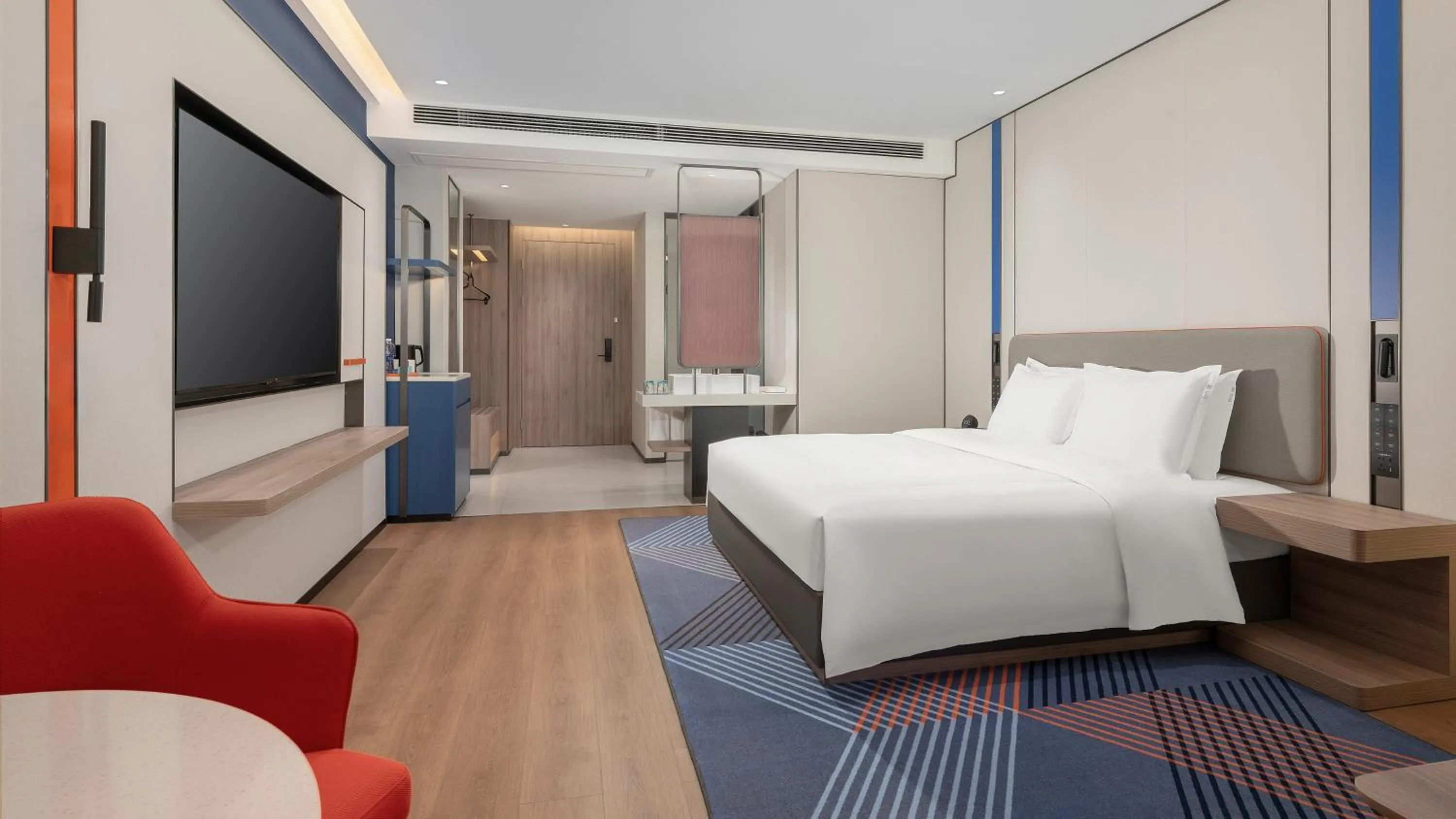 Photo of the whole room, Bed in Holiday Inn Express Chenzhou Suxian by IHG
