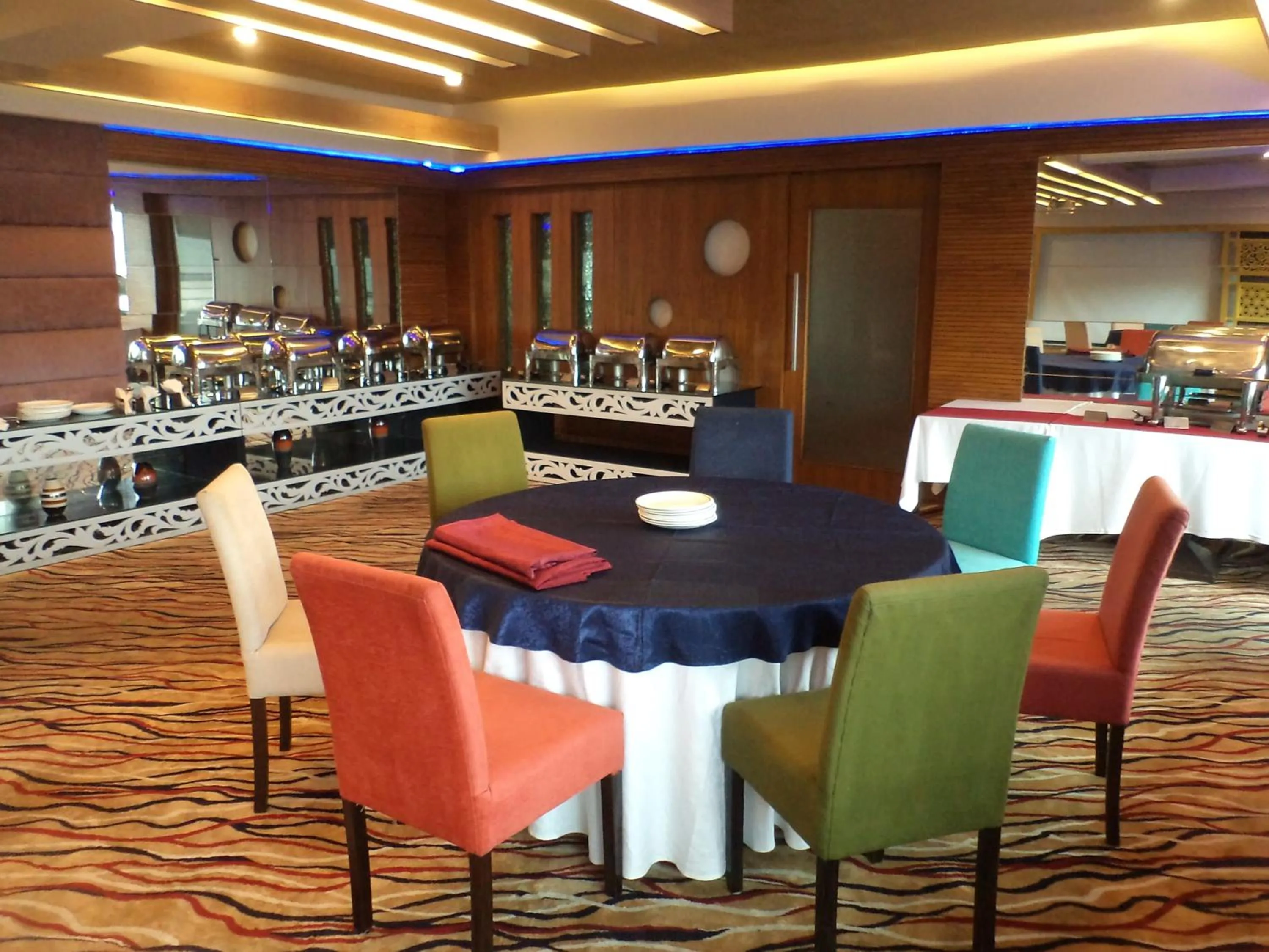 Restaurant/places to eat in Inn Riviera Jammu