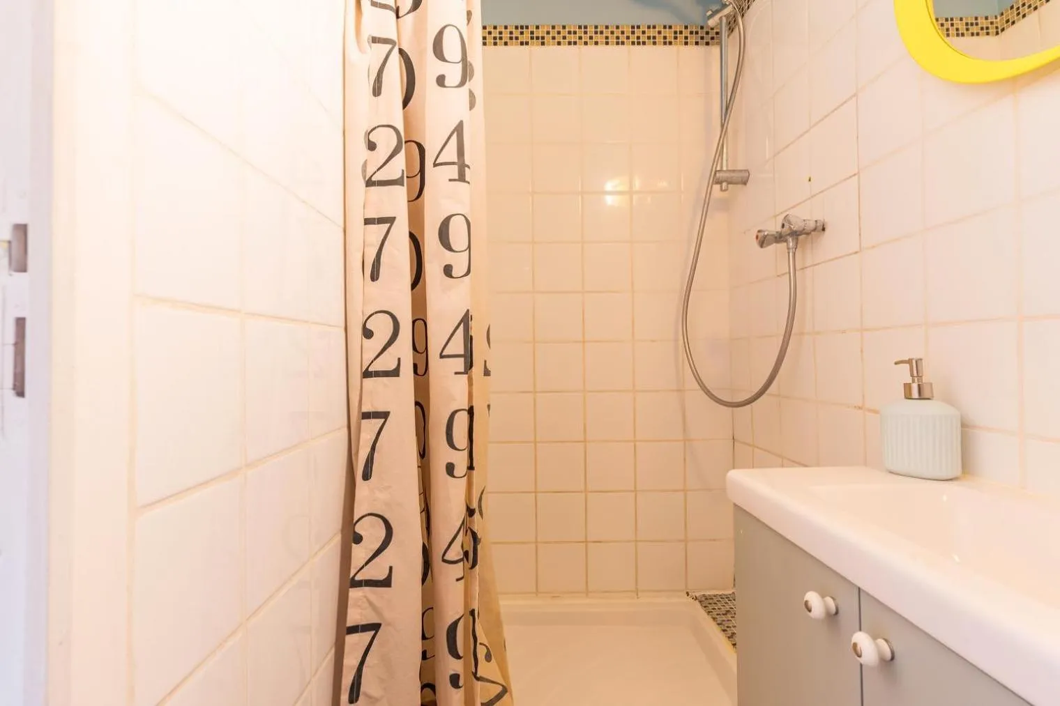 Shower in Finsonius Studios