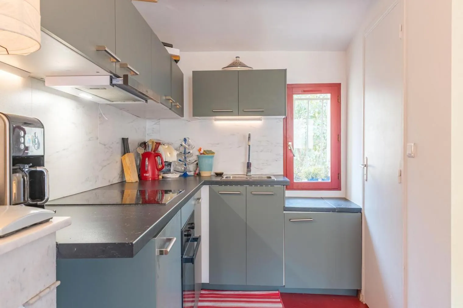 Kitchen or kitchenette in Finsonius Studios