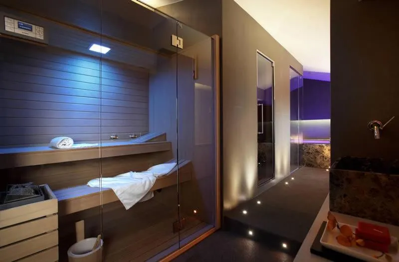 Steam room, Bed in Villa Luisa