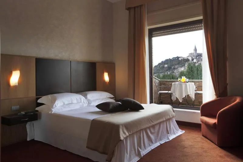 Photo of the whole room, Bed in Villa Luisa