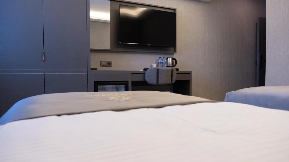 TV and multimedia, Bed in Optimal Hotel