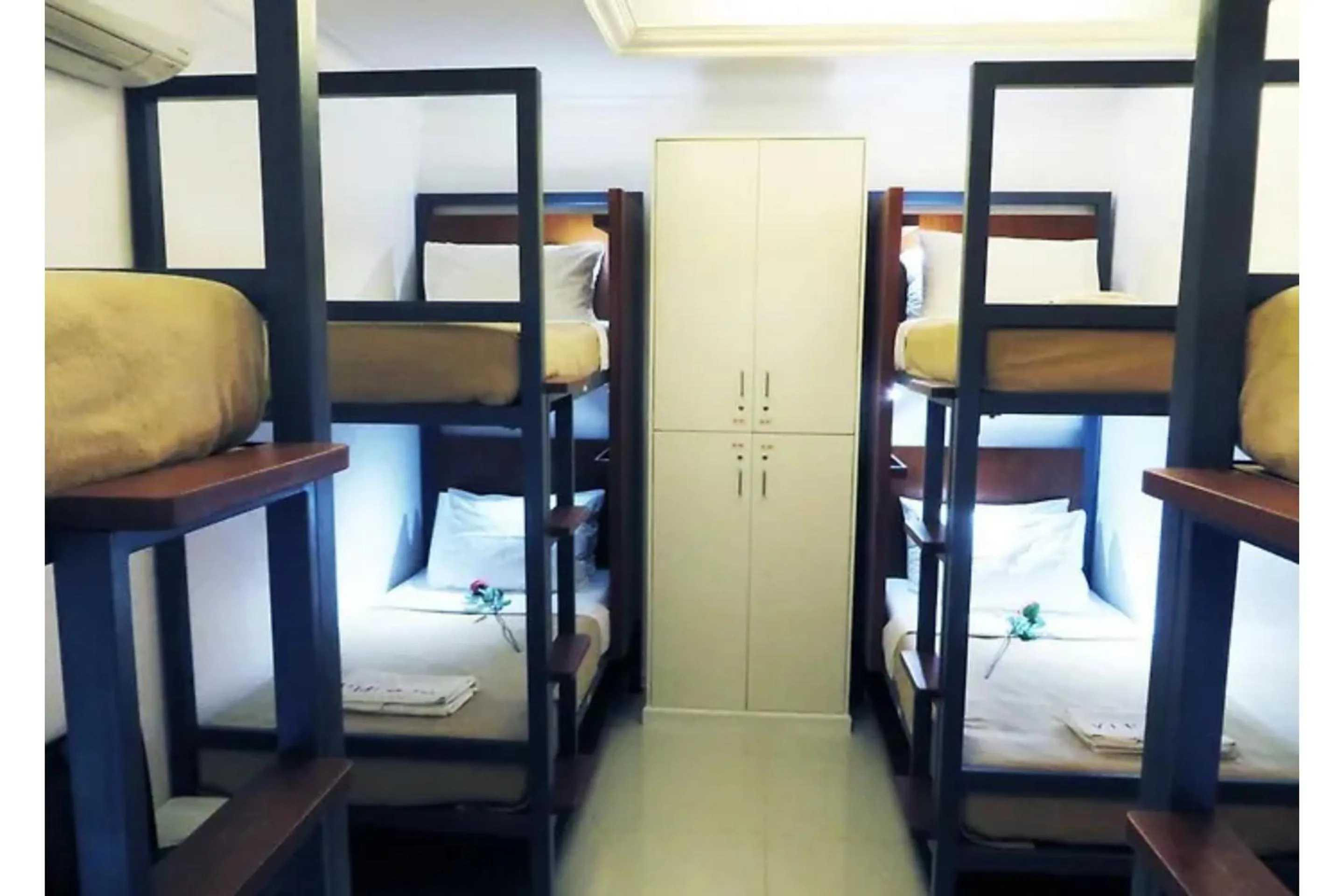 Bedroom, Bed in VIP Hostel, Near PNR Pasay Evangelista, Makati Manila