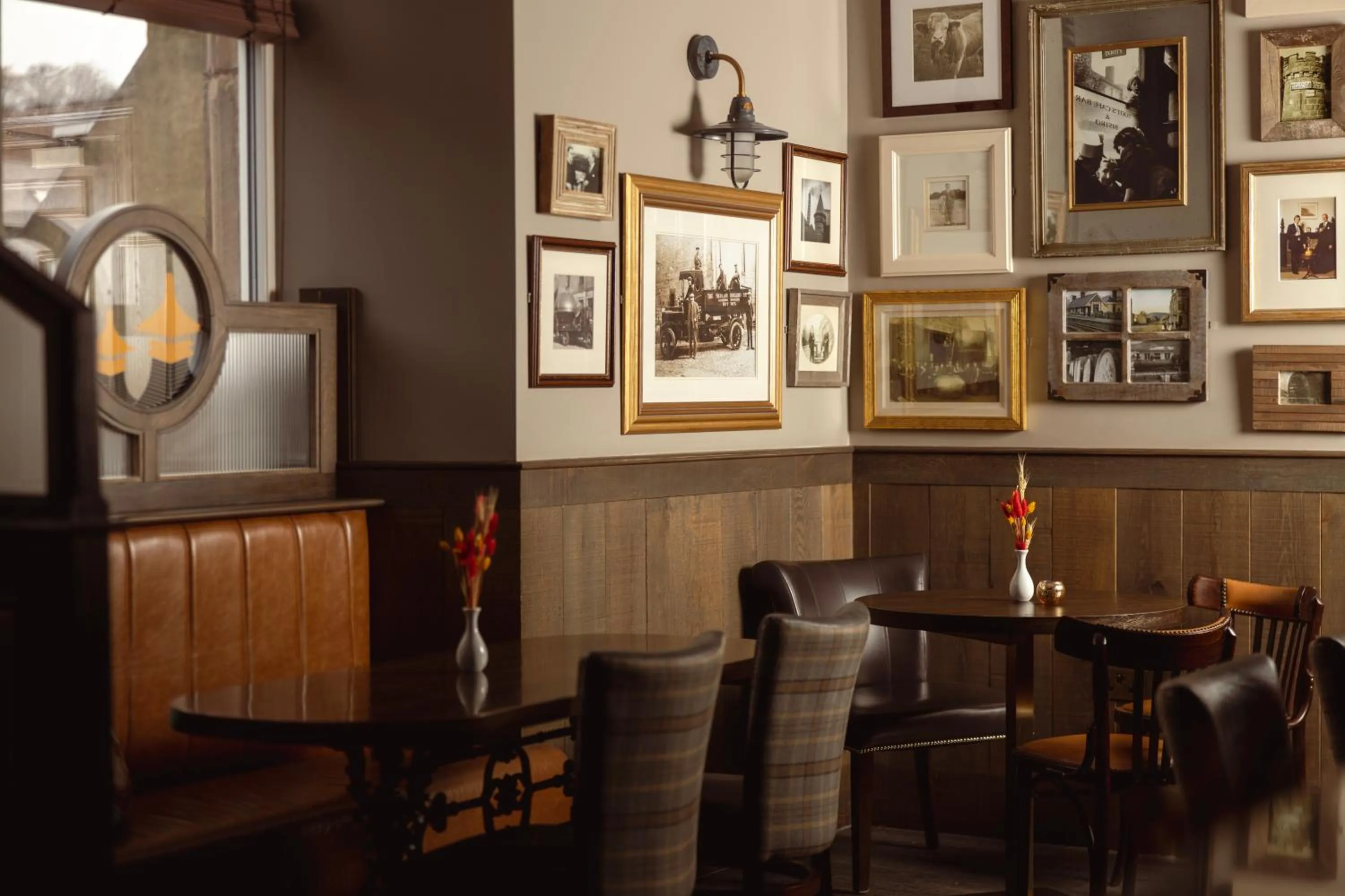 Restaurant/places to eat in The Station Hotel